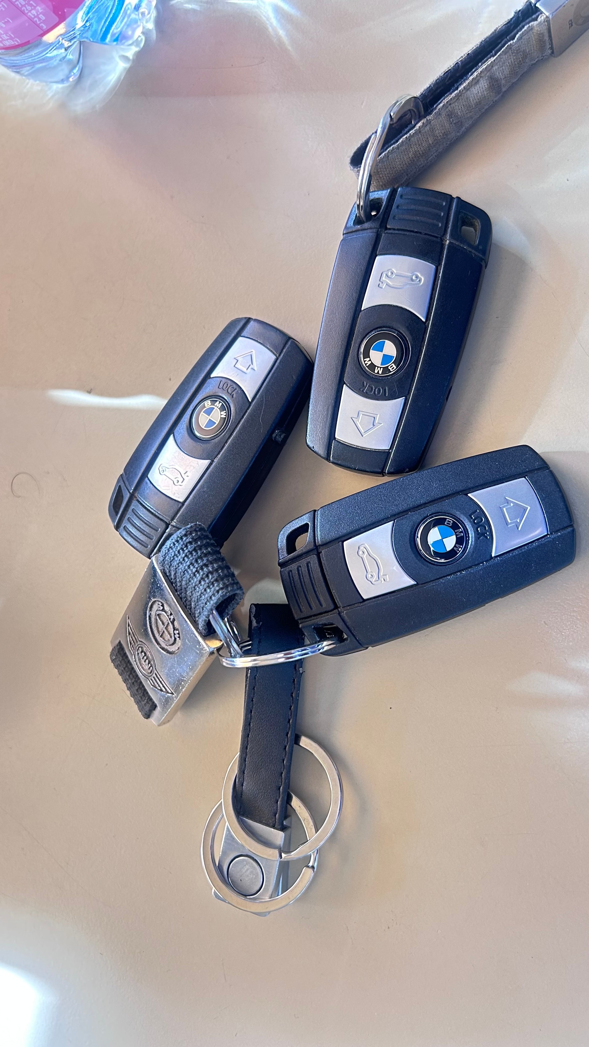 BMW 320d-image-8