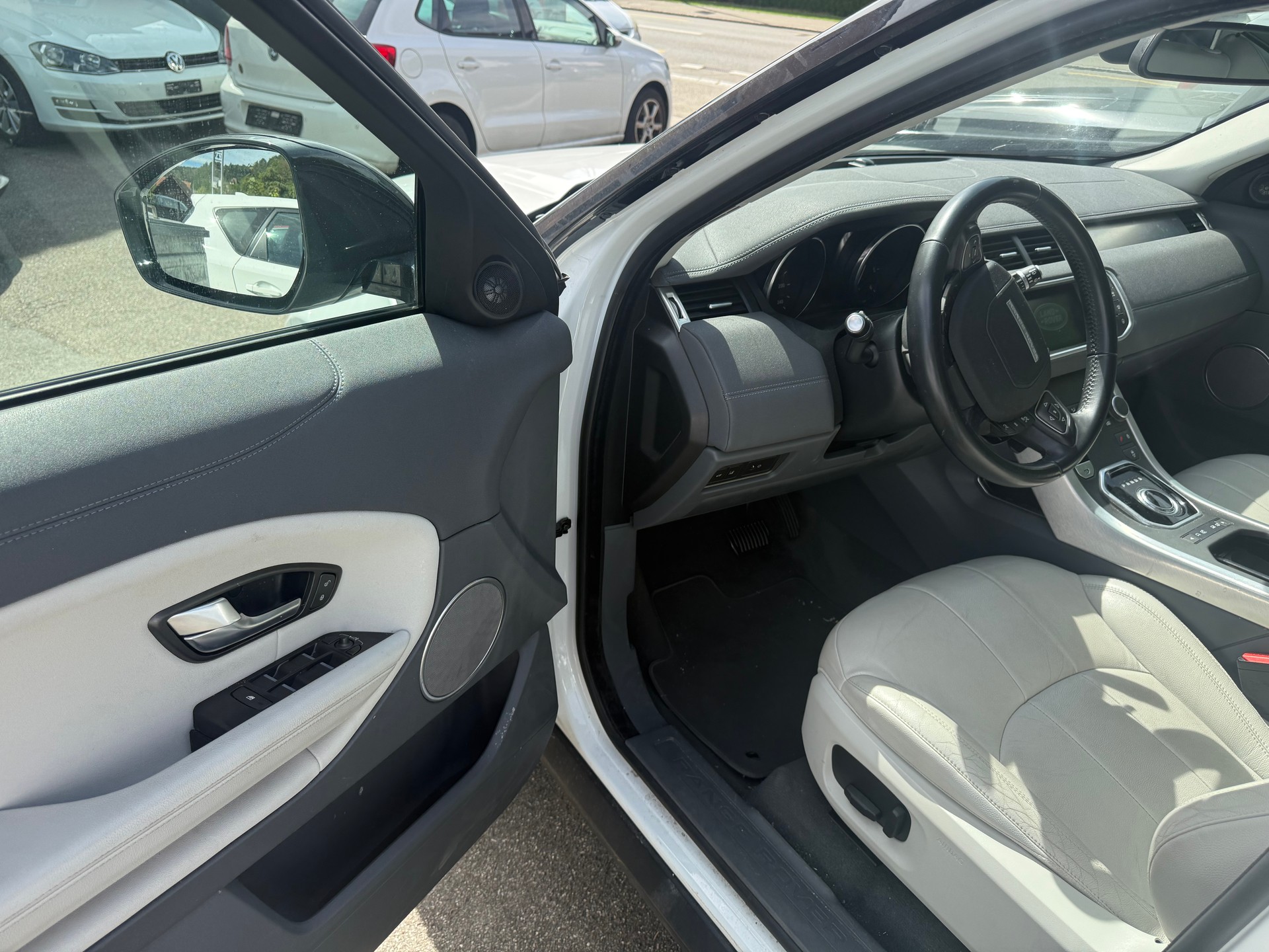 LAND ROVER Range Rover Evoque Convert. 2.0 TD4 SE Dynamic AT9-image-7