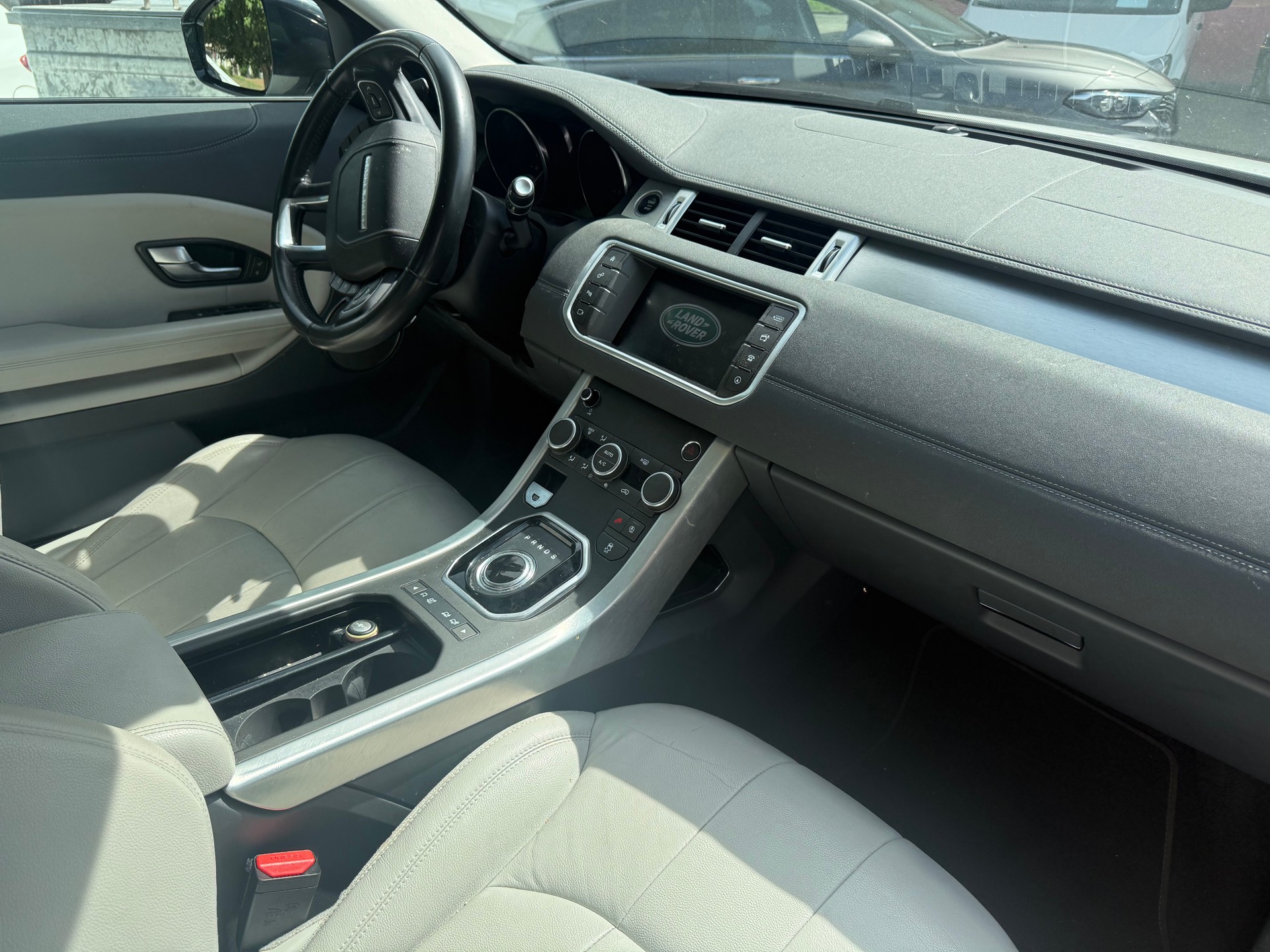 LAND ROVER Range Rover Evoque Convert. 2.0 TD4 SE Dynamic AT9-image-9