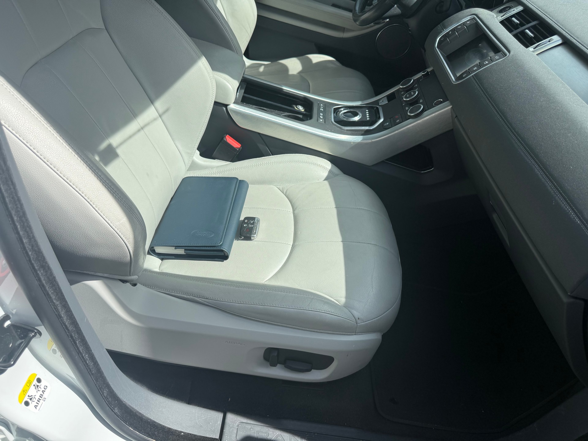 LAND ROVER Range Rover Evoque Convert. 2.0 TD4 SE Dynamic AT9-image-8