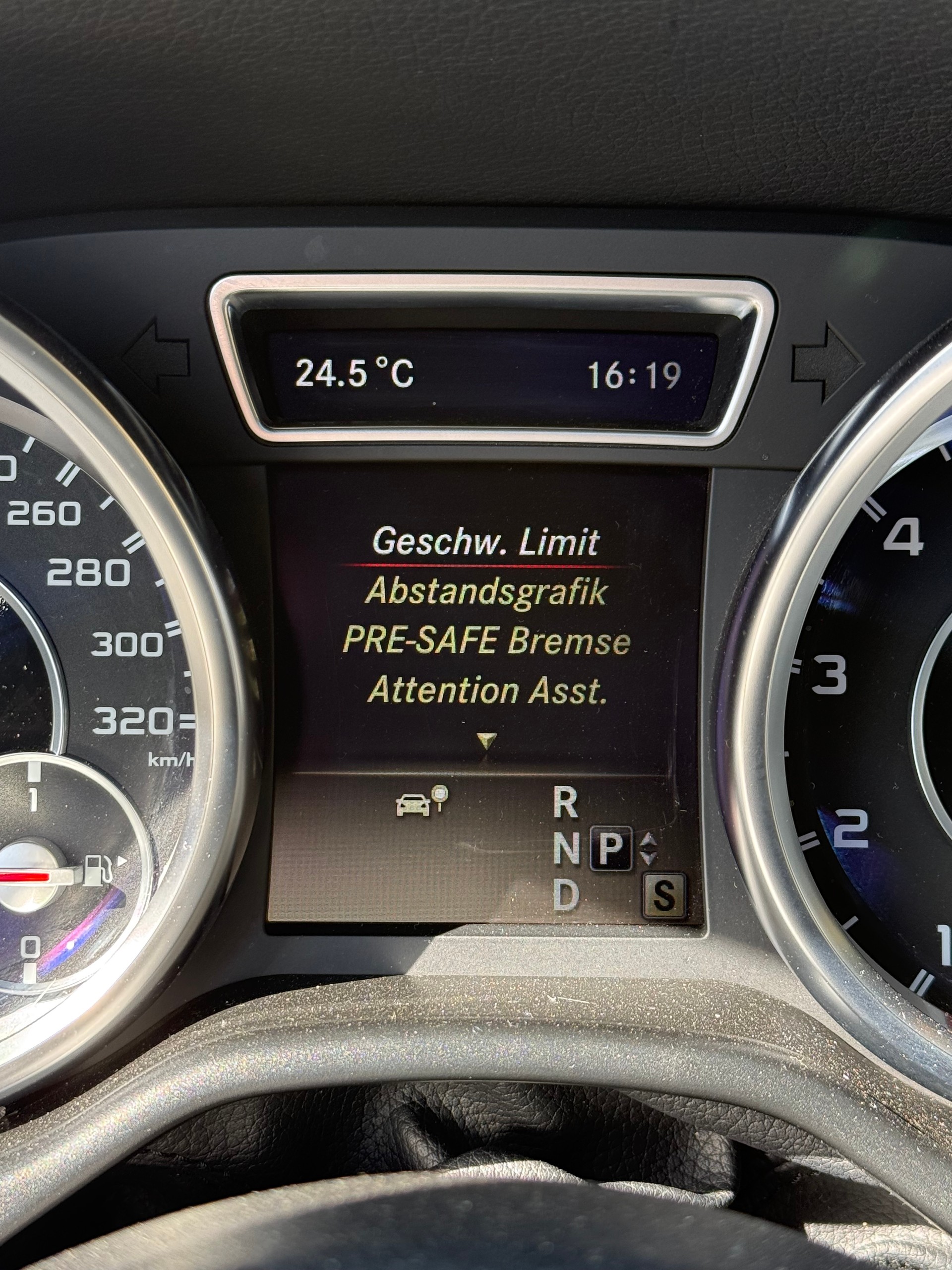 MERCEDES-BENZ ML 63 AMG 4Matic Speedshift-image-12