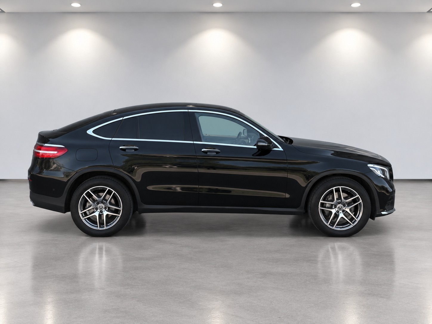 MERCEDES-BENZ GLC Coupé 250 d AMG Line 4Matic 9G-Tronic-image-2
