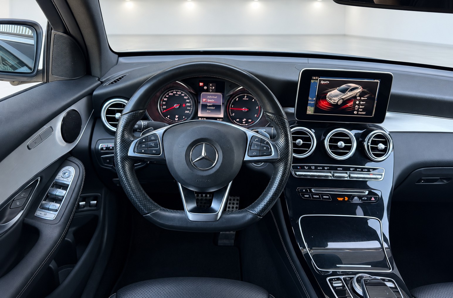 MERCEDES-BENZ GLC Coupé 250 d AMG Line 4Matic 9G-Tronic-image-10