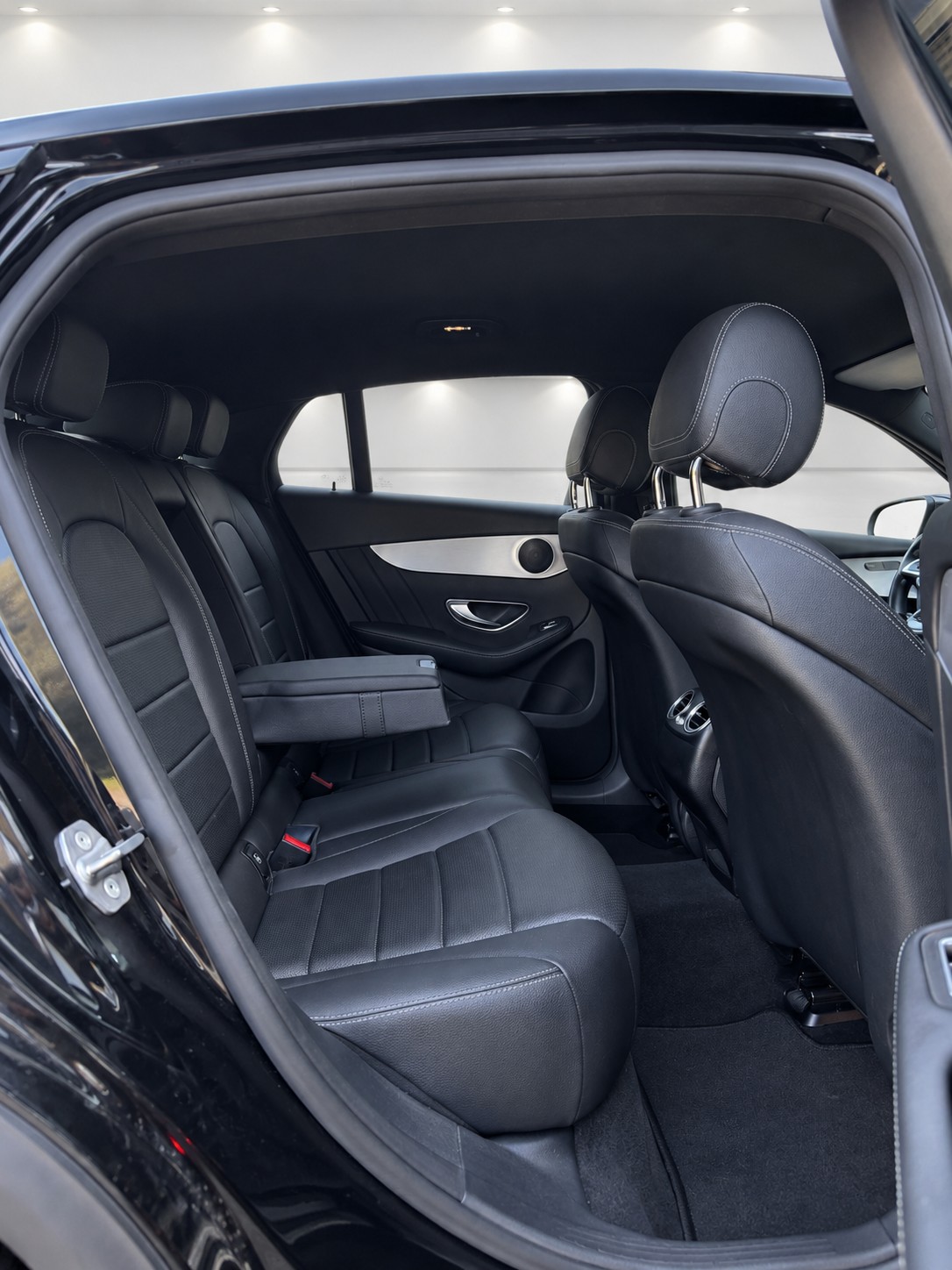 MERCEDES-BENZ GLC Coupé 250 d AMG Line 4Matic 9G-Tronic-image-13
