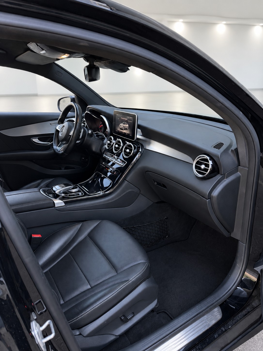 MERCEDES-BENZ GLC Coupé 250 d AMG Line 4Matic 9G-Tronic-image-9