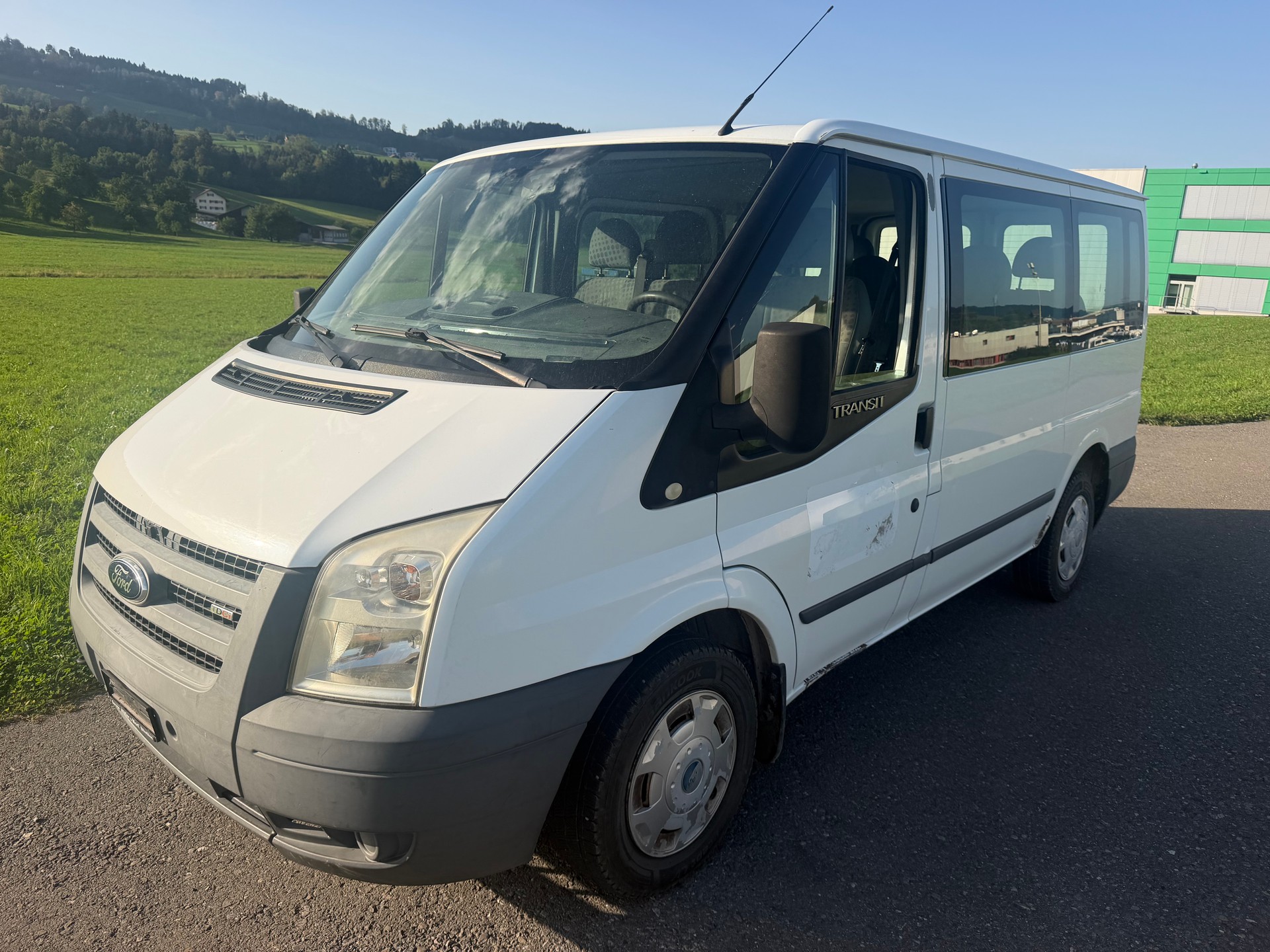 FORD Transit 2.2 TDCi 300 S Trend-image-1