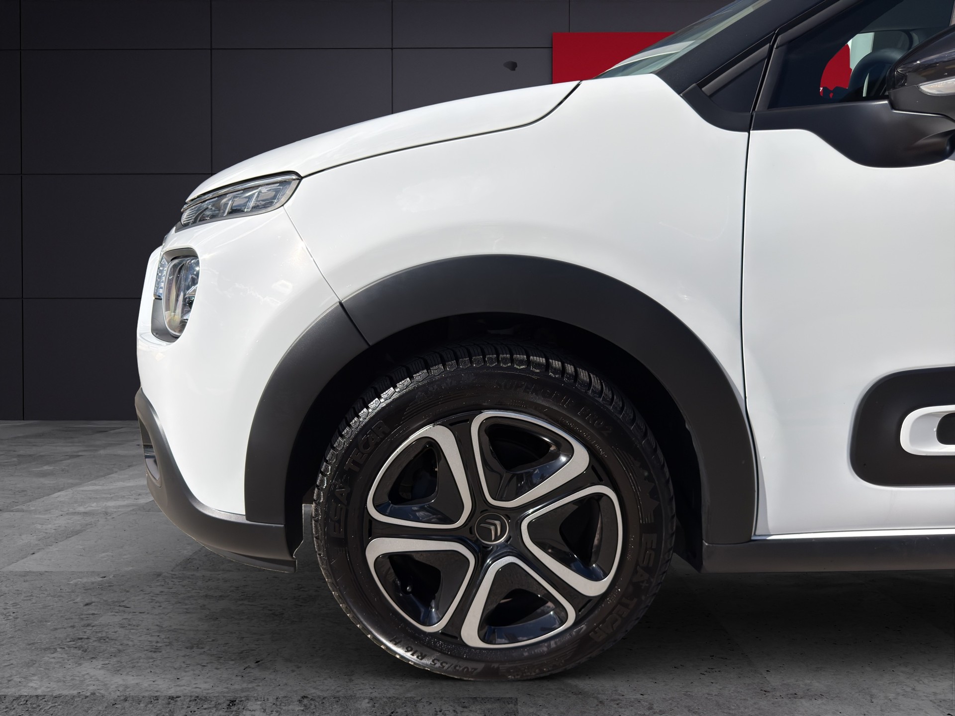 CITROEN C3 1.2 Swiss Edition+-image-4