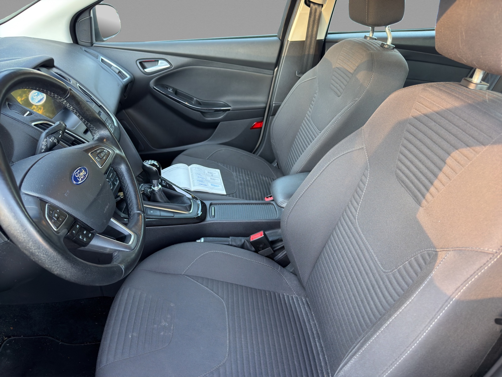 FORD Focus 1.0 SCTi Titanium X-image-6