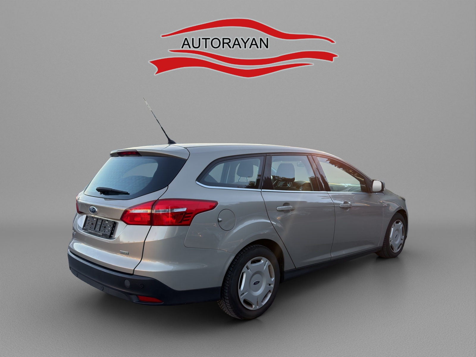 FORD Focus 1.0 SCTi Titanium X-image-4