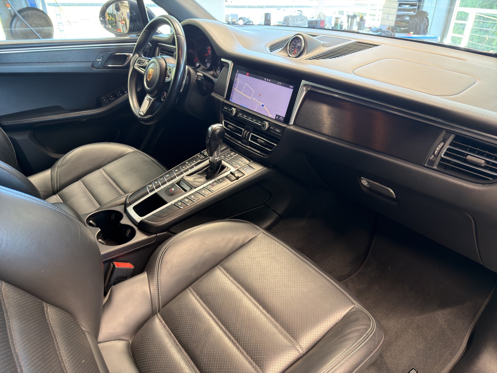 PORSCHE Macan GTS-image-11