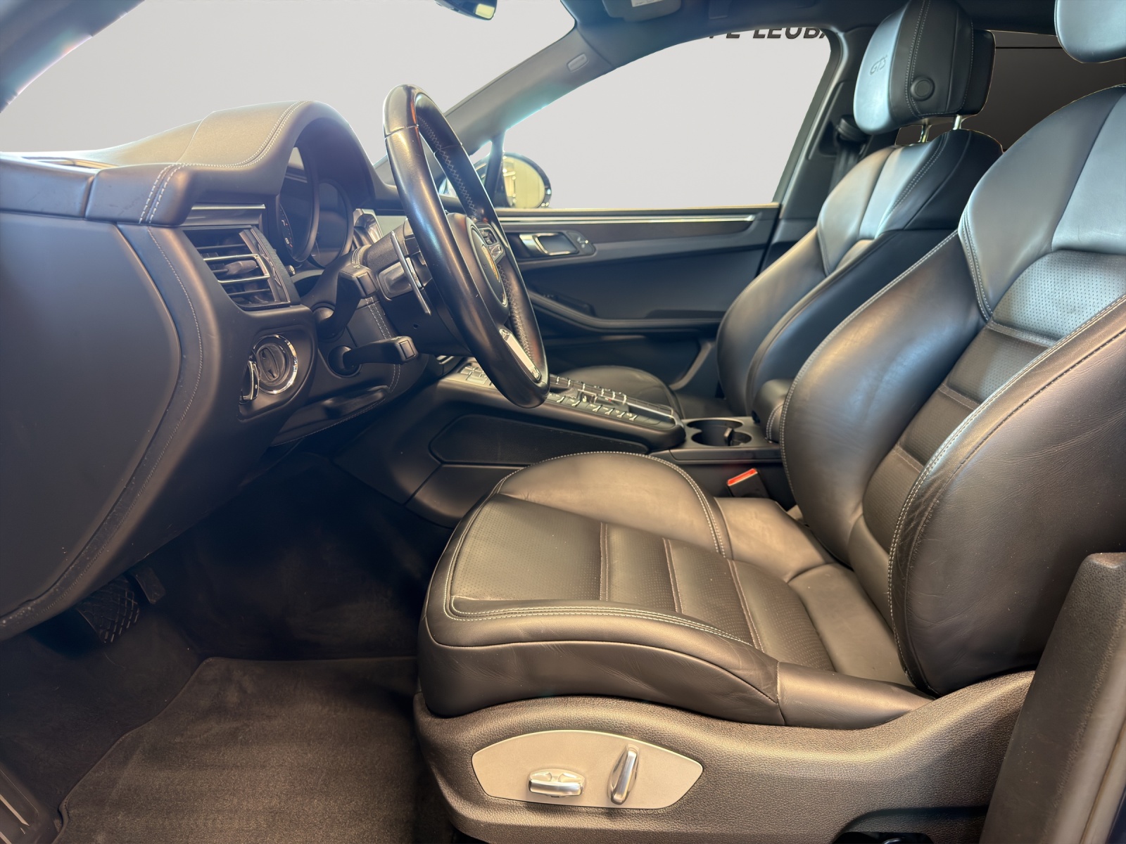 PORSCHE Macan GTS-image-10