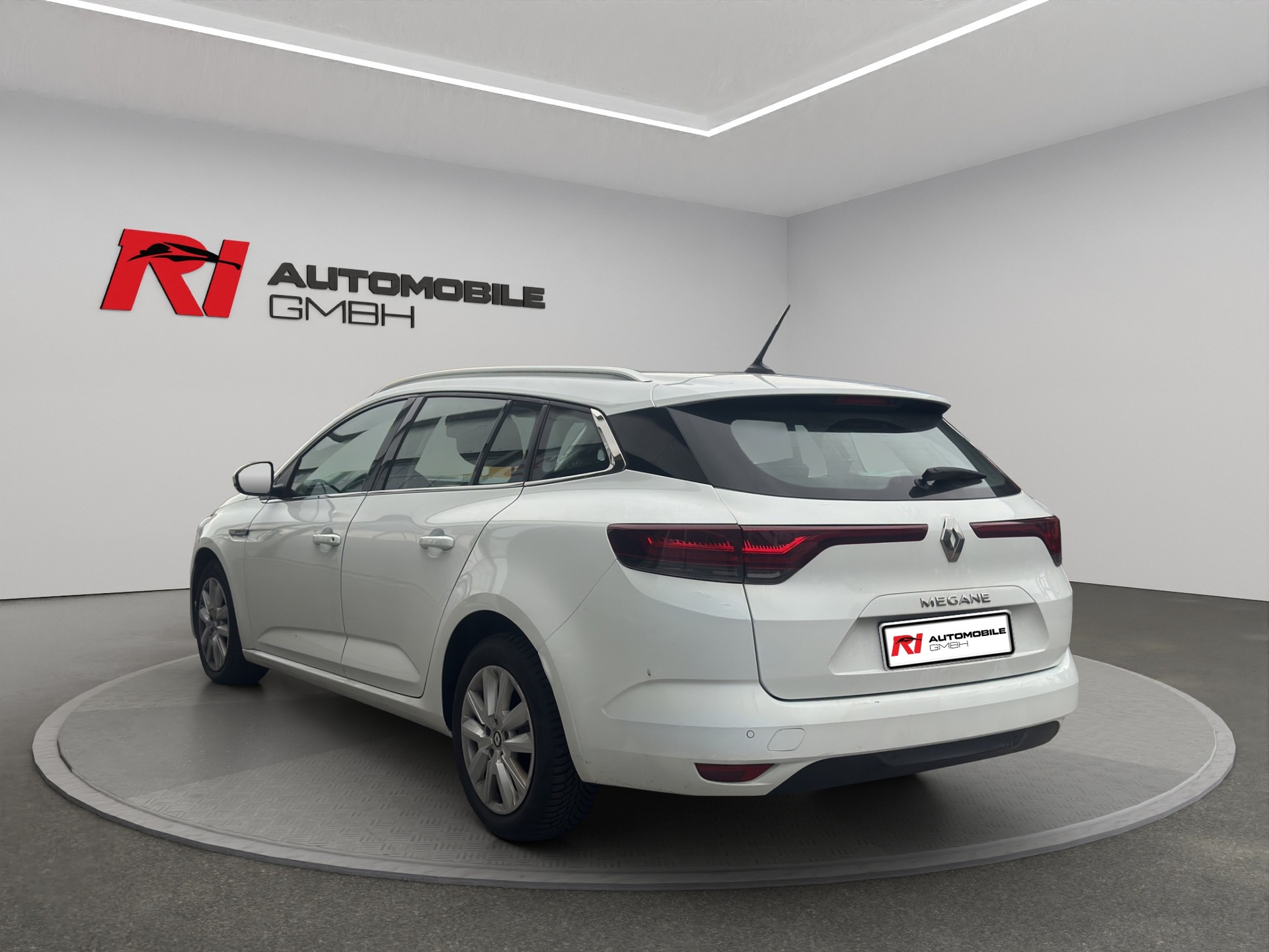 RENAULT Mégane Grandtour 1.5 dCi Business EDC-image-4