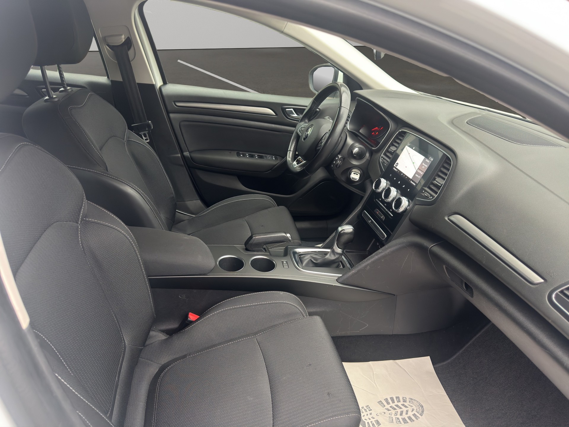RENAULT Mégane Grandtour 1.5 dCi Business EDC-image-7