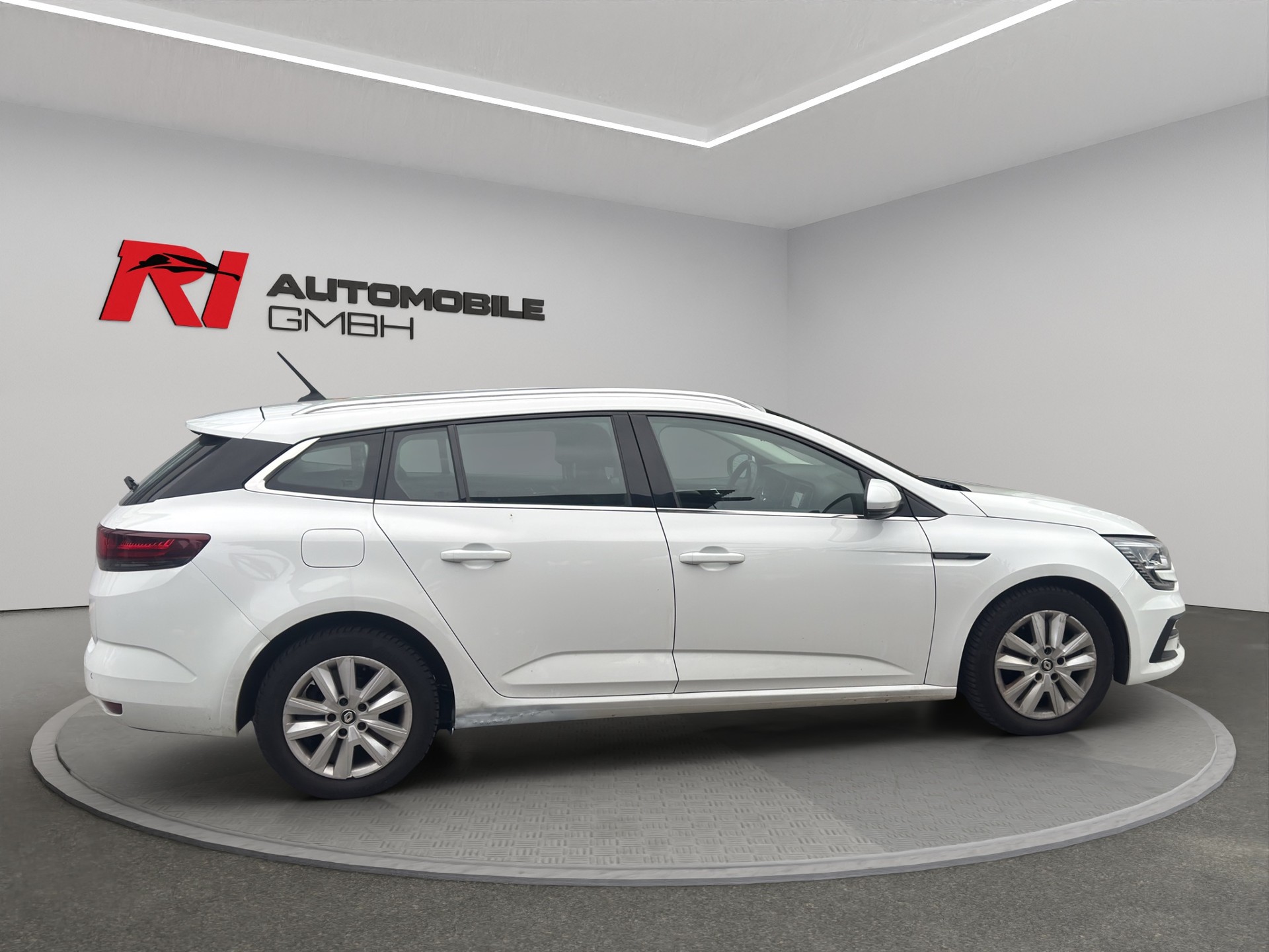 RENAULT Mégane Grandtour 1.5 dCi Business EDC-image-6