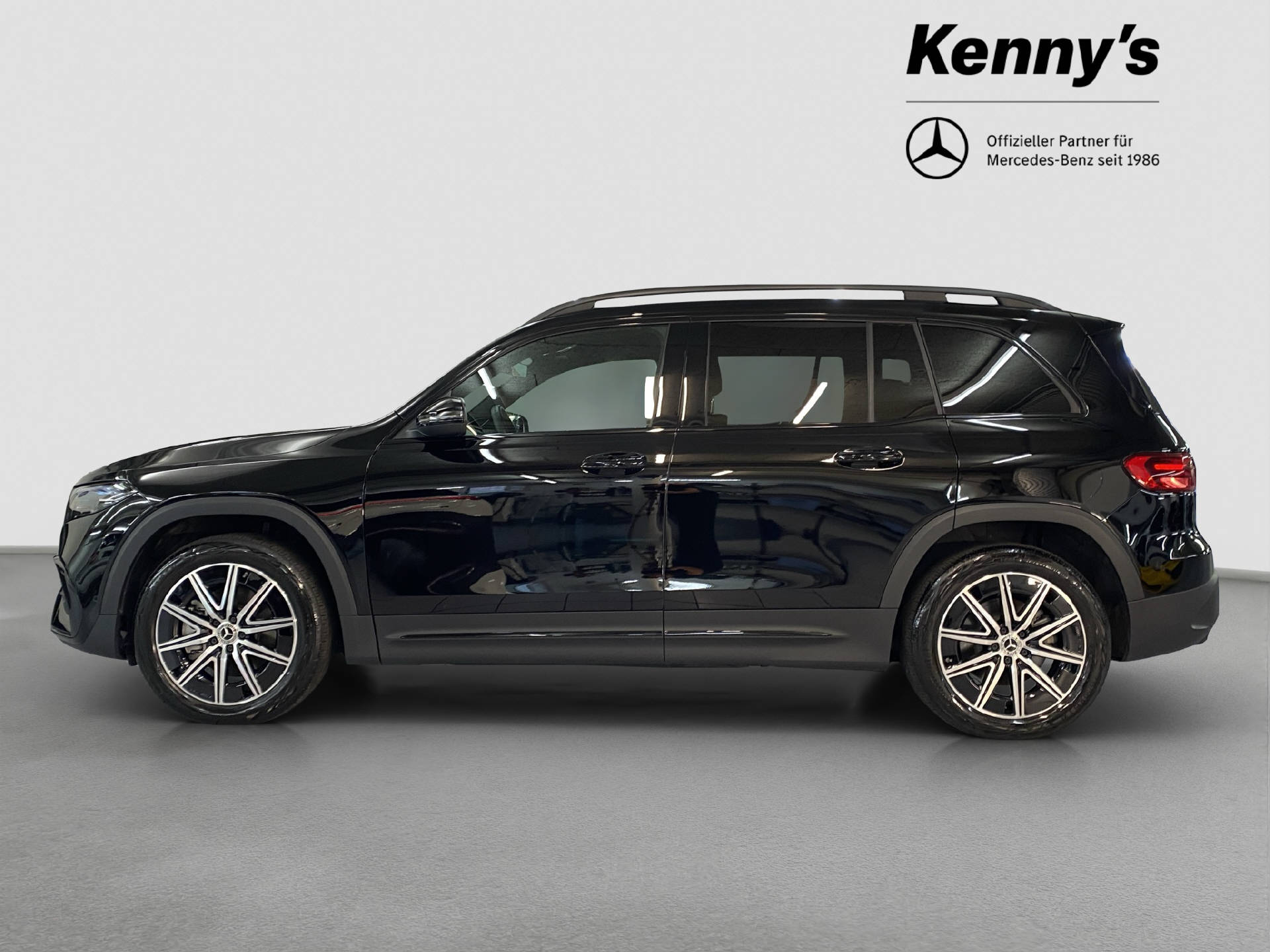 MERCEDES-BENZ EQB 350 Excellence AMG Line 4MATIC-image-3