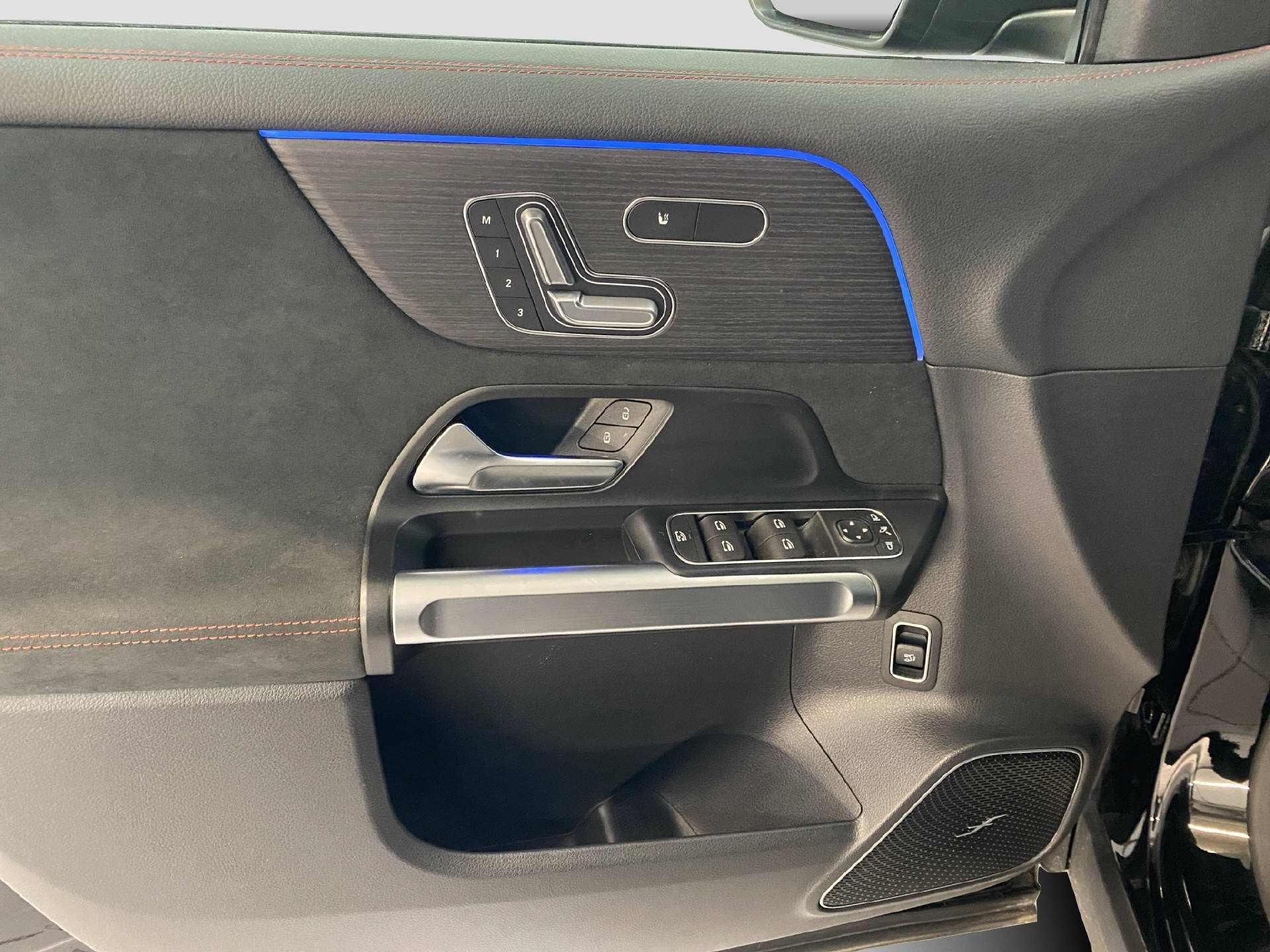 MERCEDES-BENZ EQB 350 Excellence AMG Line 4MATIC-image-13