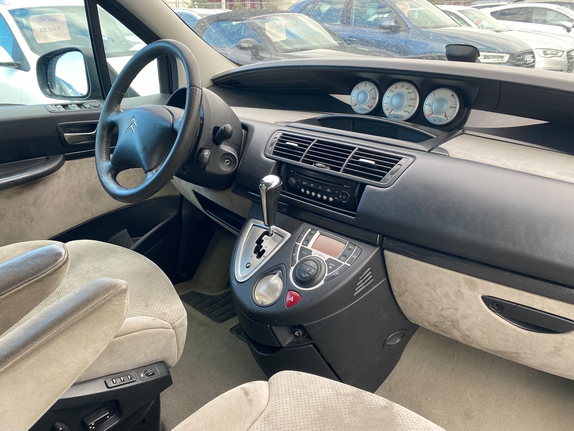 CITROEN C8 2.2 16V HDi Exclusive Automatic-image-11