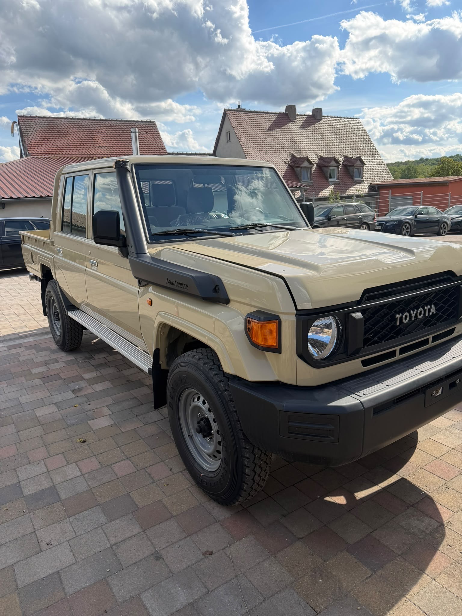 TOYOTA GRJ79 DC-image-0