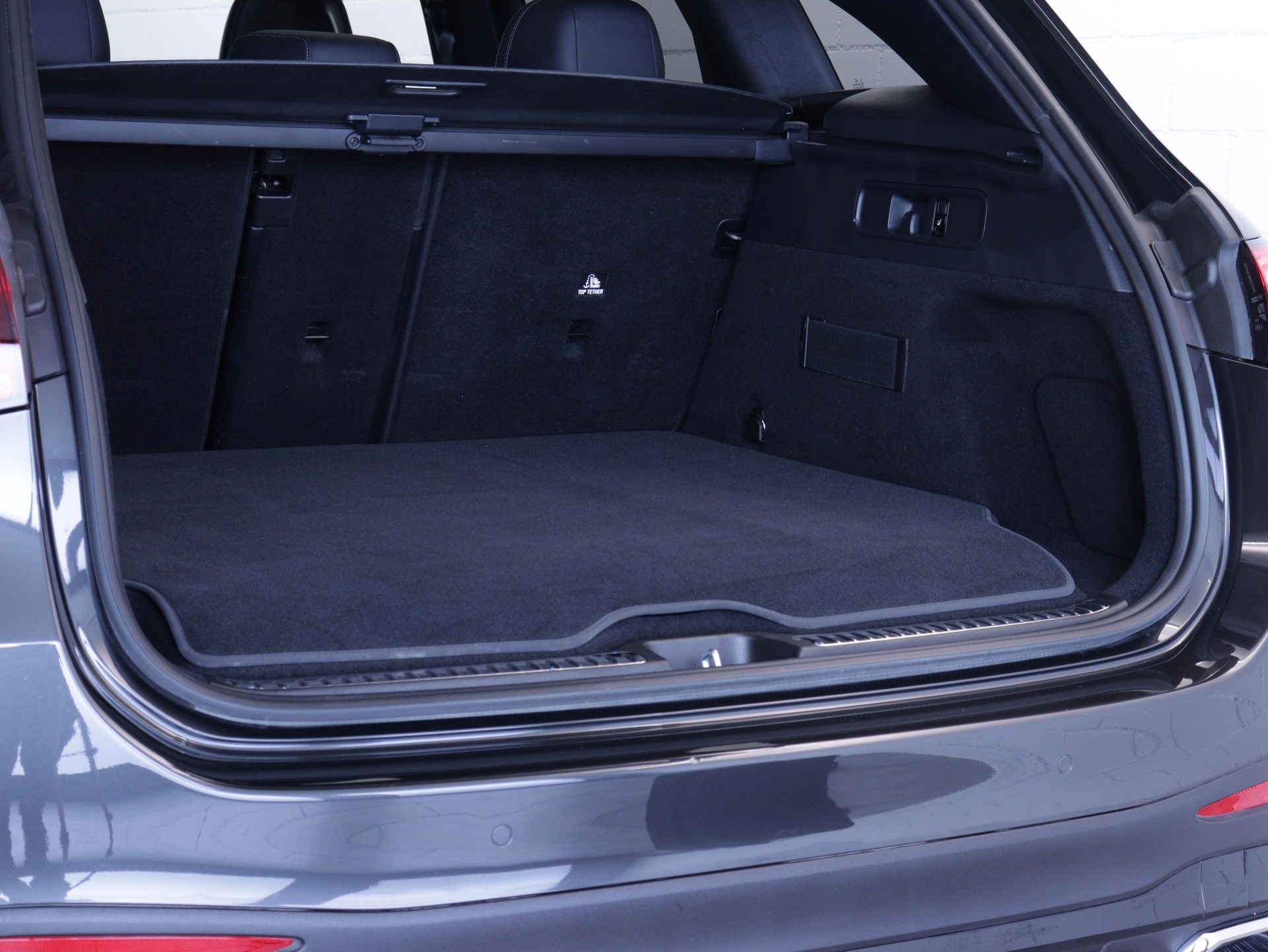 MERCEDES-BENZ GLC 400 e EQ Star AMG Line 4matic-image-14