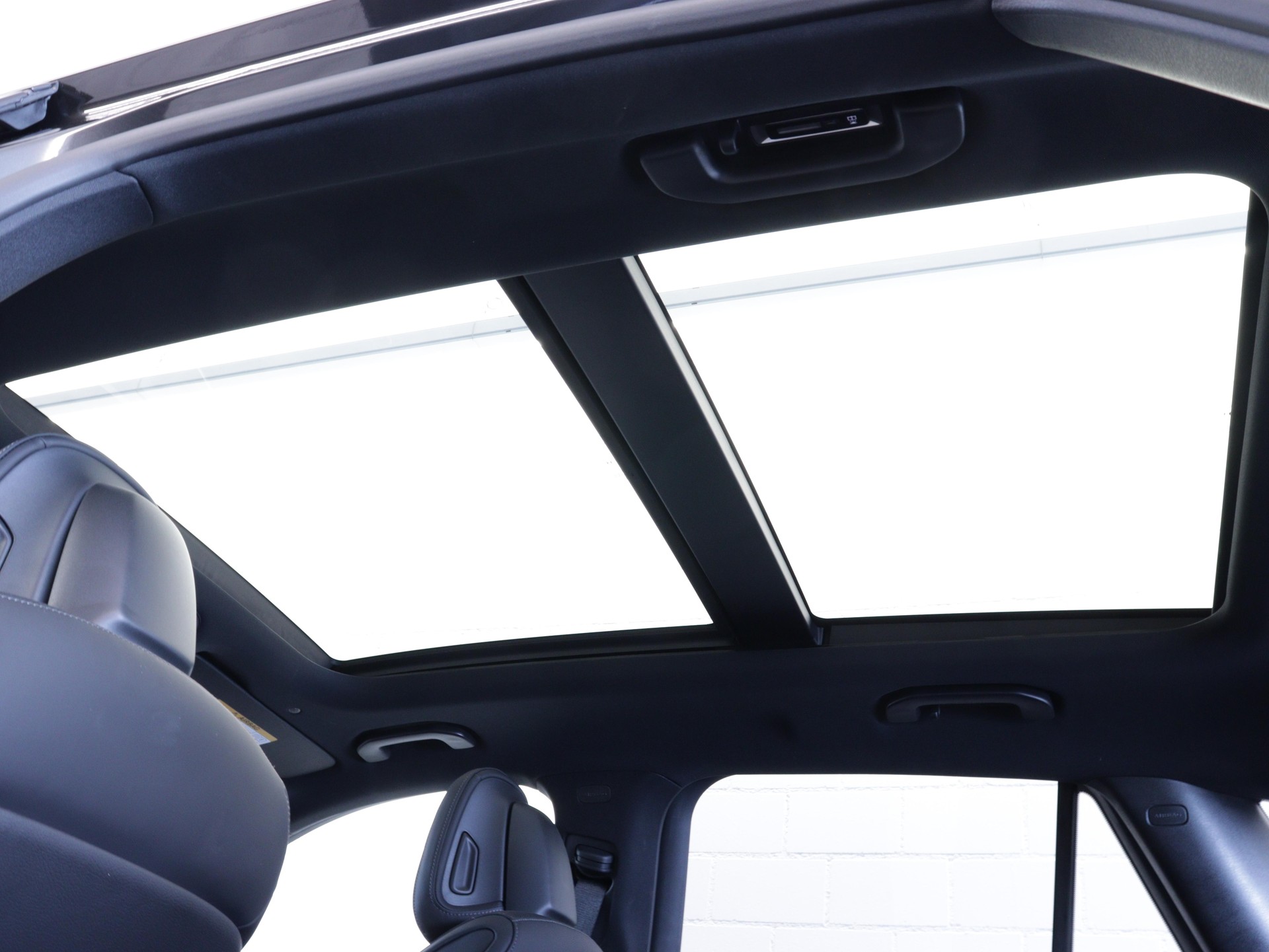 MERCEDES-BENZ GLC 400 e EQ Star AMG Line 4matic-image-13