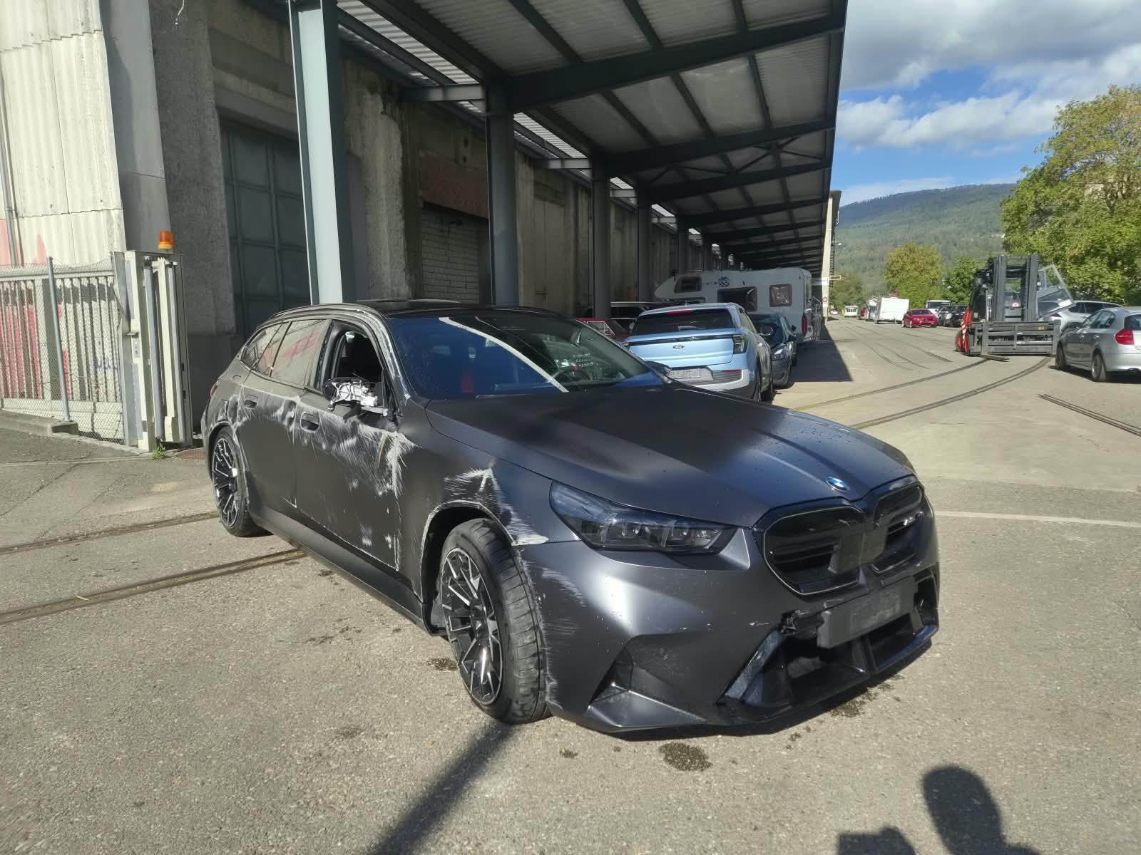 BMW M5 xDrive Touring-image-2