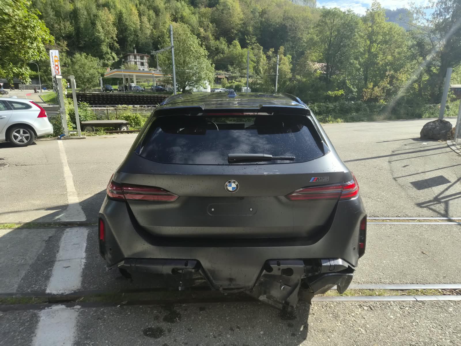 BMW M5 xDrive Touring-image-4
