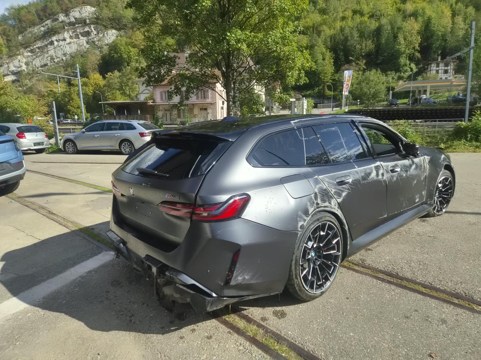 BMW M5 xDrive Touring-image-8