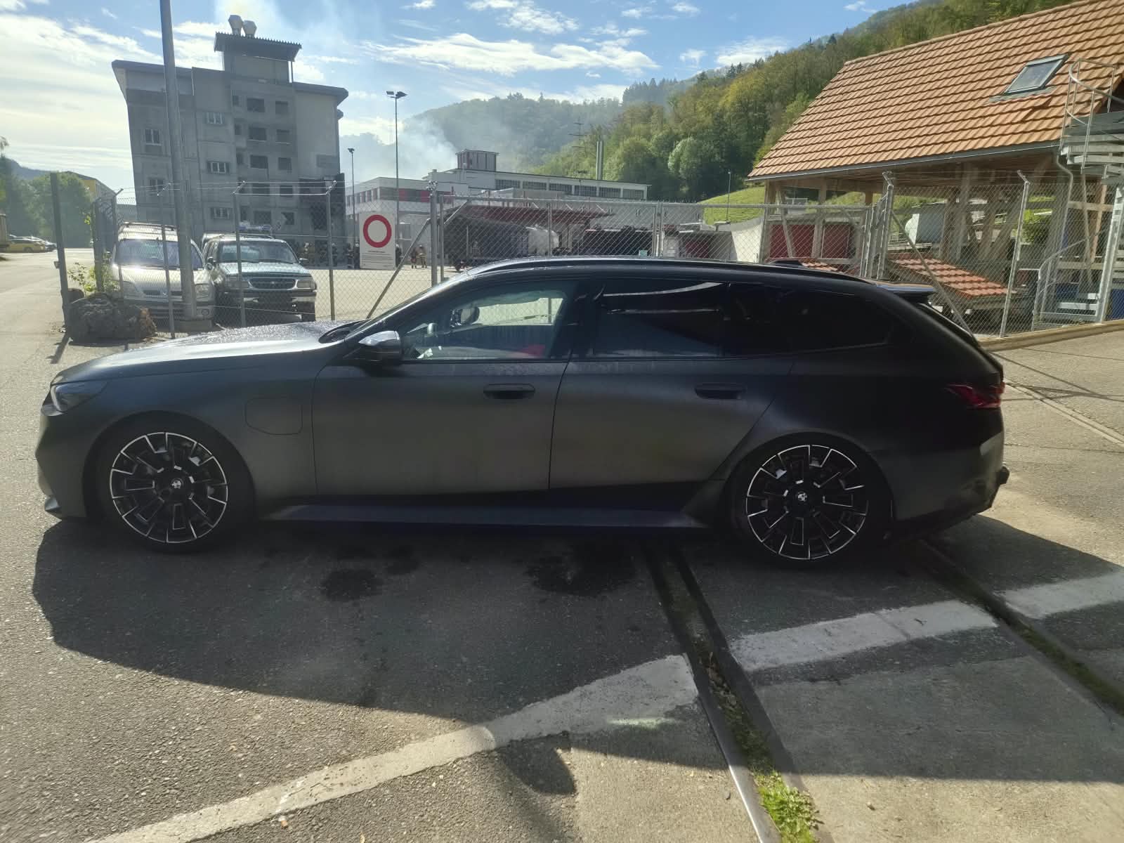 BMW M5 xDrive Touring-image-3