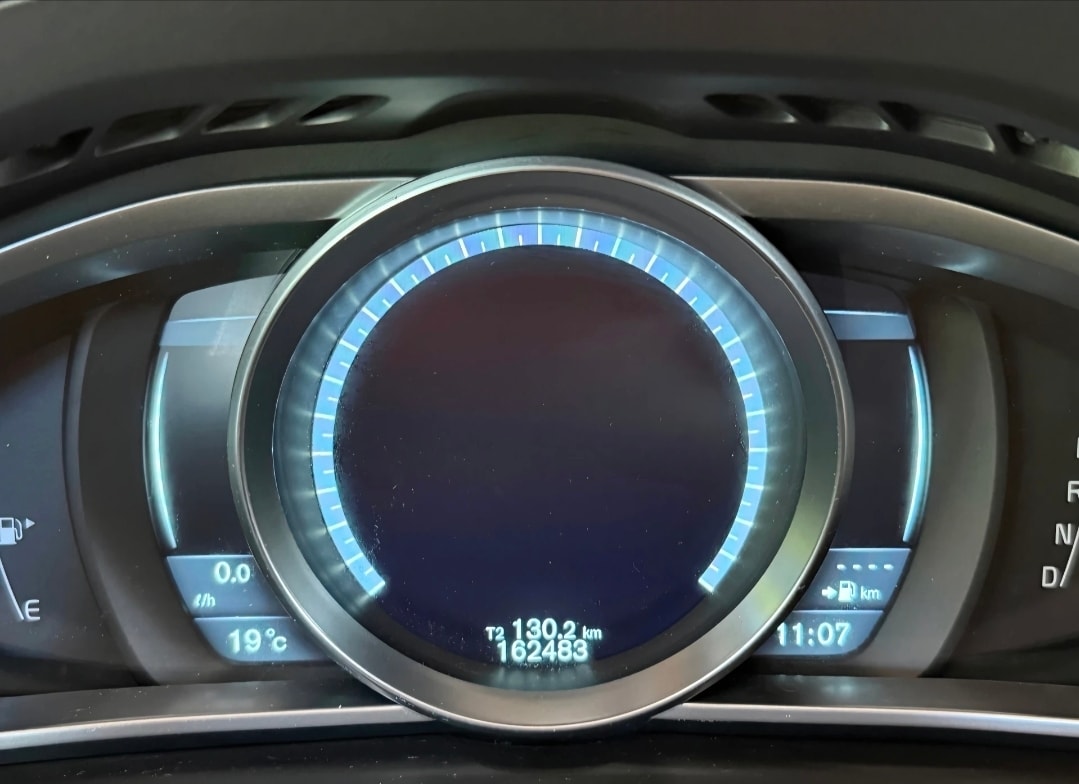 VOLVO V40 Cross Country T4 2.0 AWD Family Ed. Geartr.-image-10