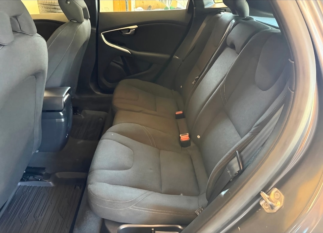 VOLVO V40 Cross Country T4 2.0 AWD Family Ed. Geartr.-image-7