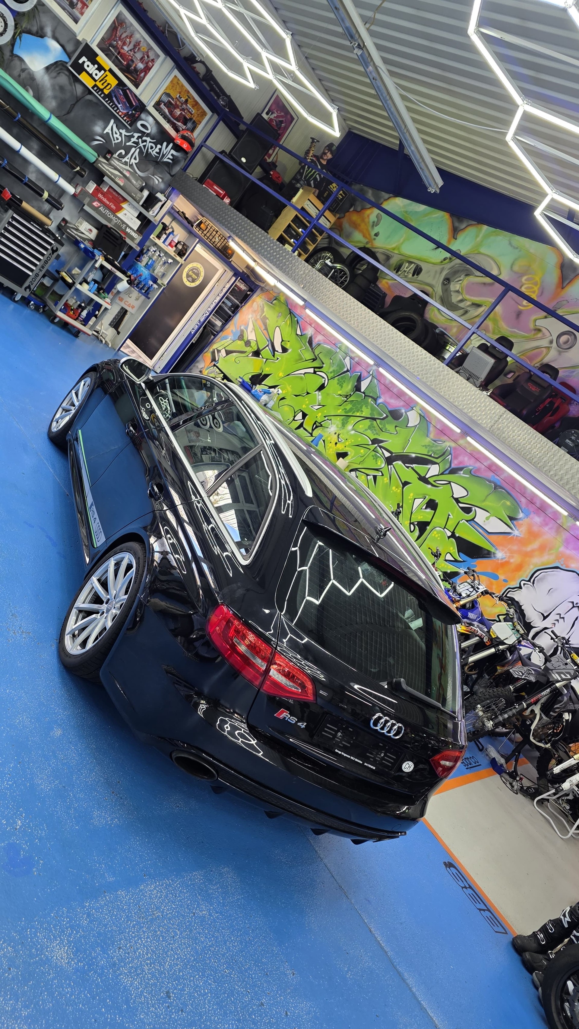 AUDI RS4 Avant 4.2 FSI V8 quattro S-tronic-image-7