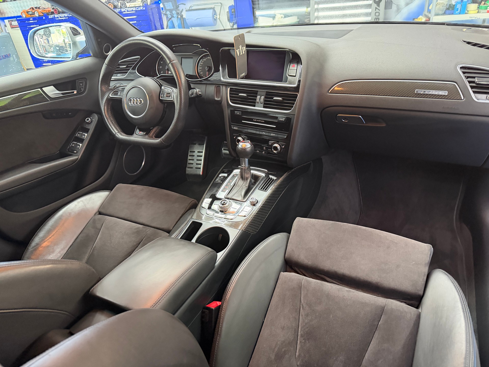 AUDI RS4 Avant 4.2 FSI V8 quattro S-tronic-image-6