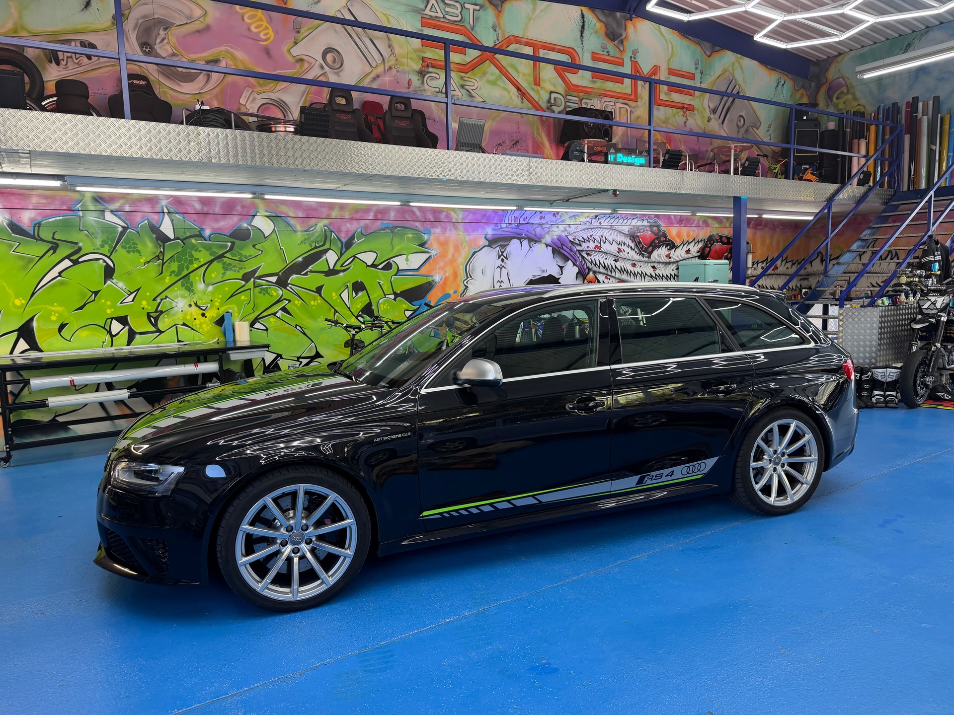 AUDI RS4 Avant 4.2 FSI V8 quattro S-tronic-image-0