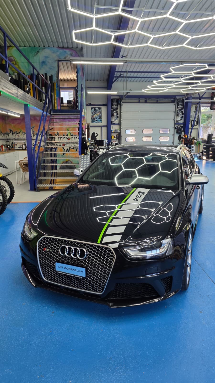 AUDI RS4 Avant 4.2 FSI V8 quattro S-tronic-image-2