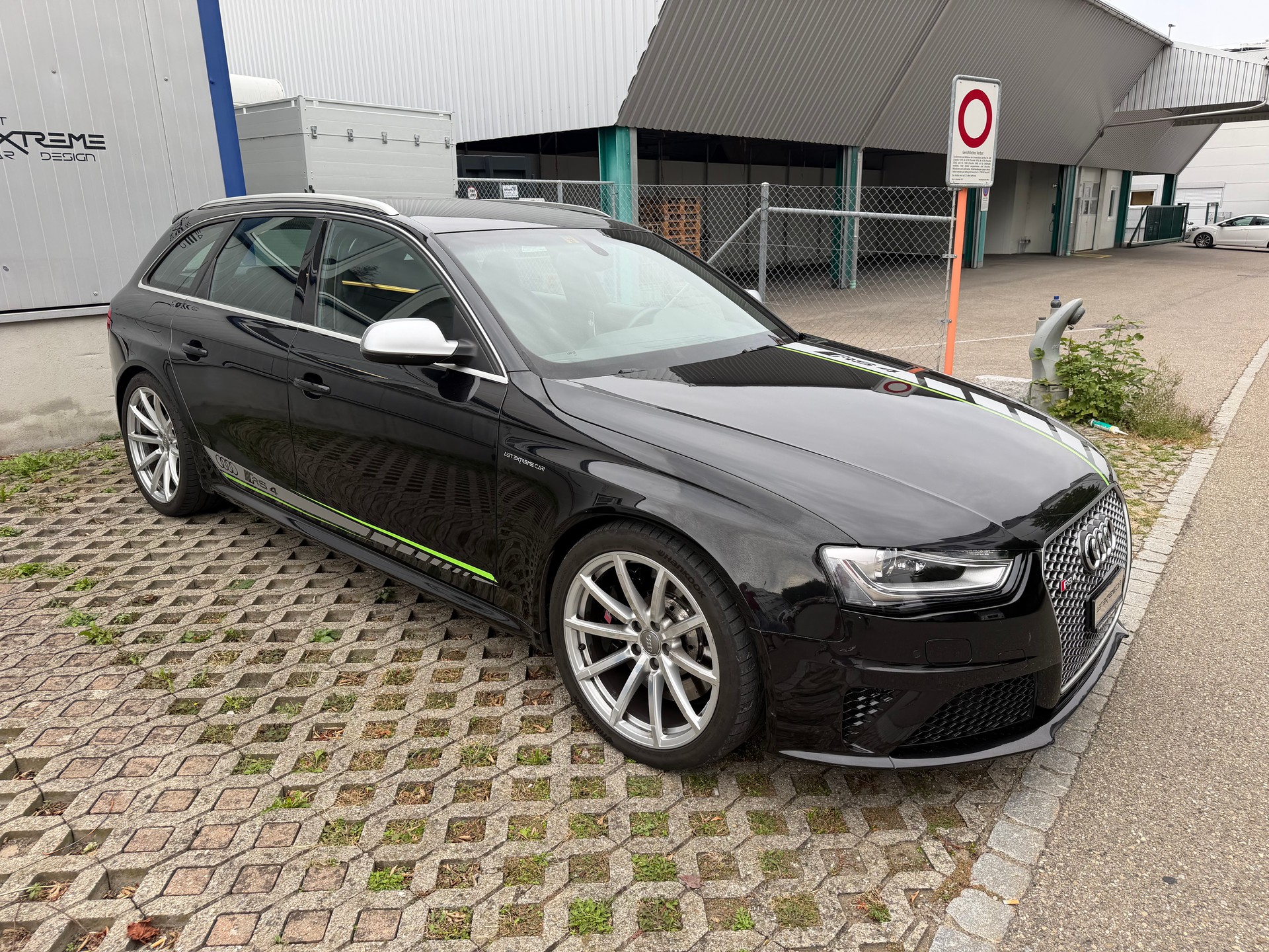 AUDI RS4 Avant 4.2 FSI V8 quattro S-tronic-image-11