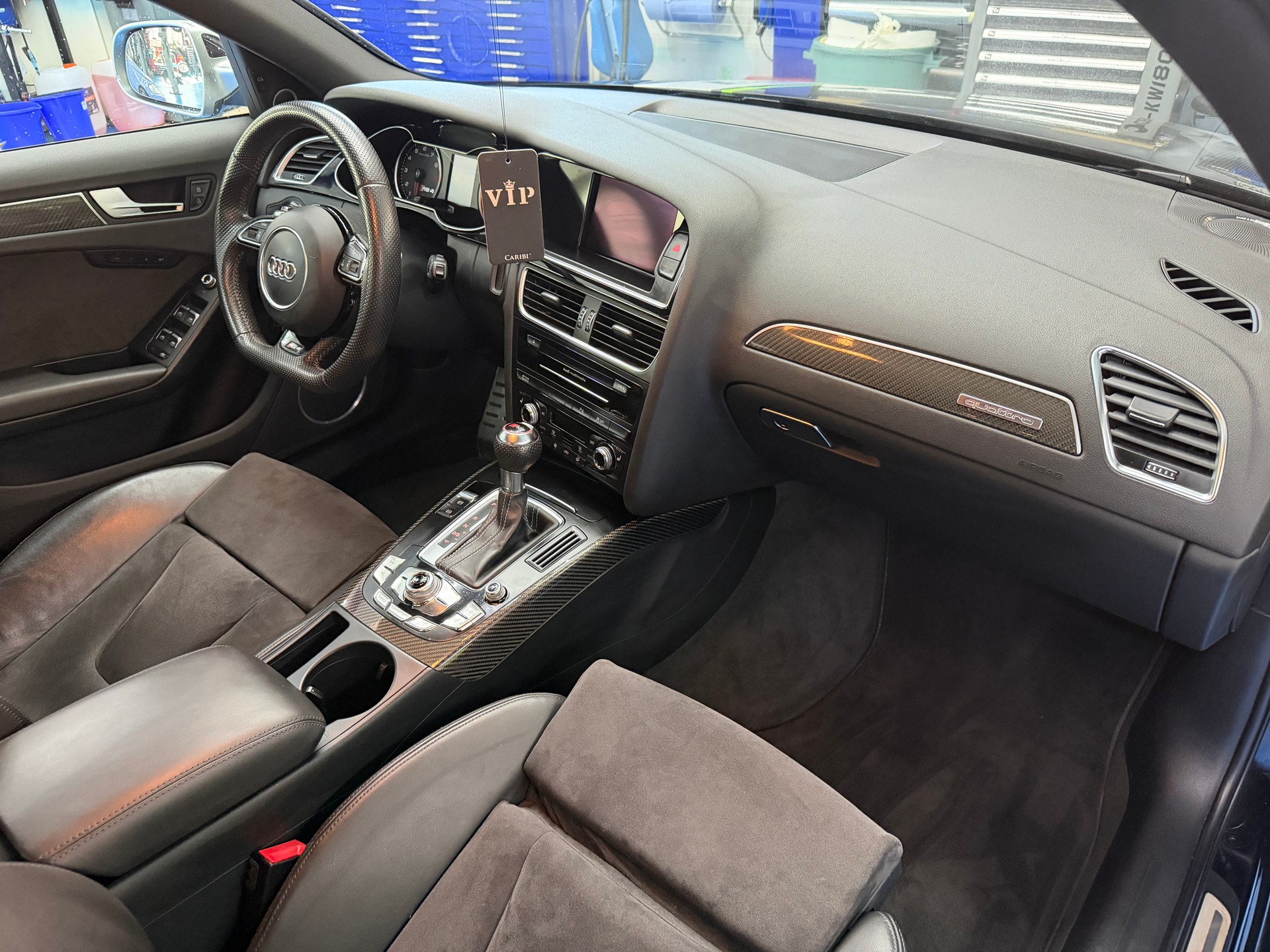 AUDI RS4 Avant 4.2 FSI V8 quattro S-tronic-image-4