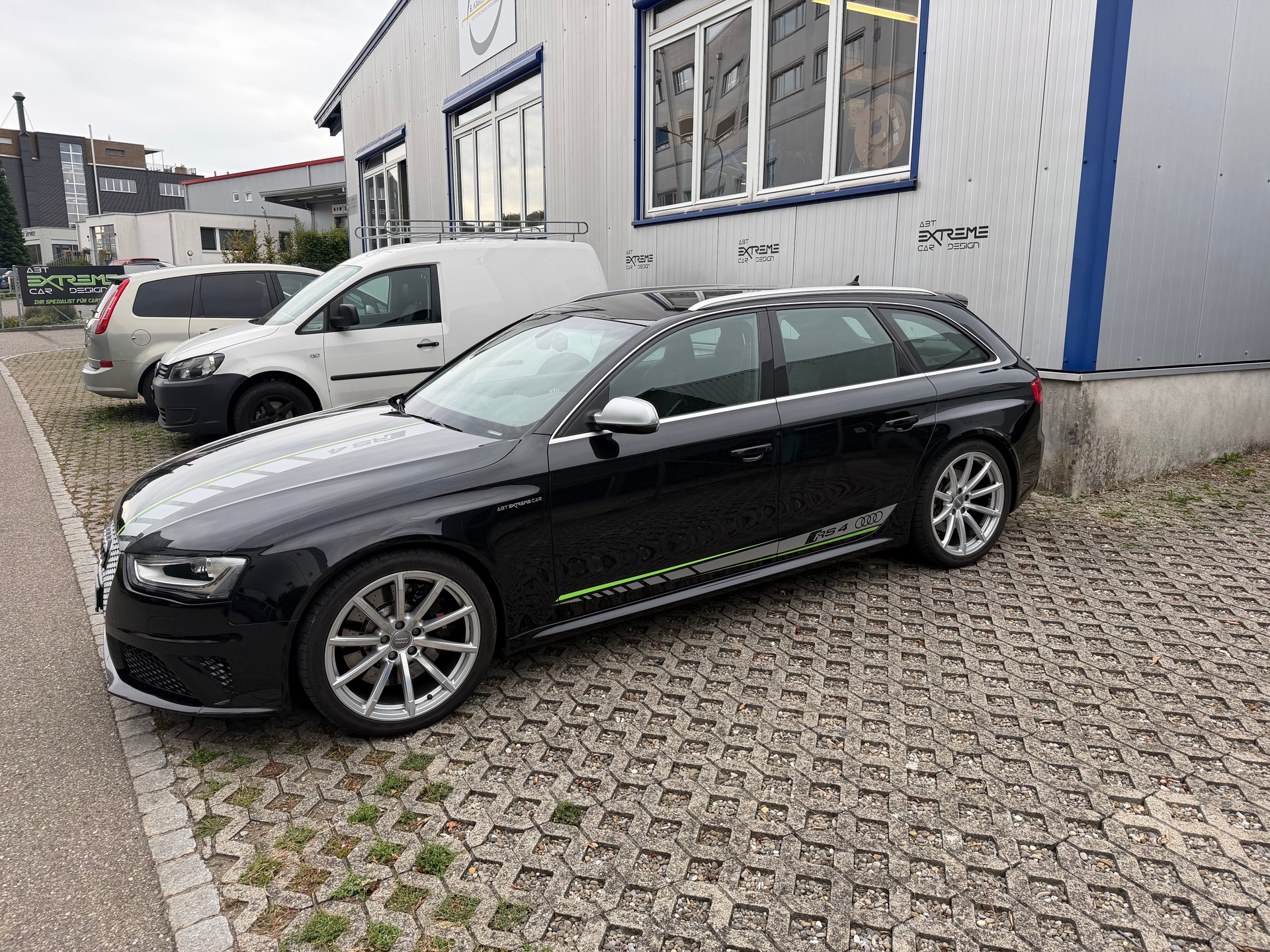 AUDI RS4 Avant 4.2 FSI V8 quattro S-tronic-image-5