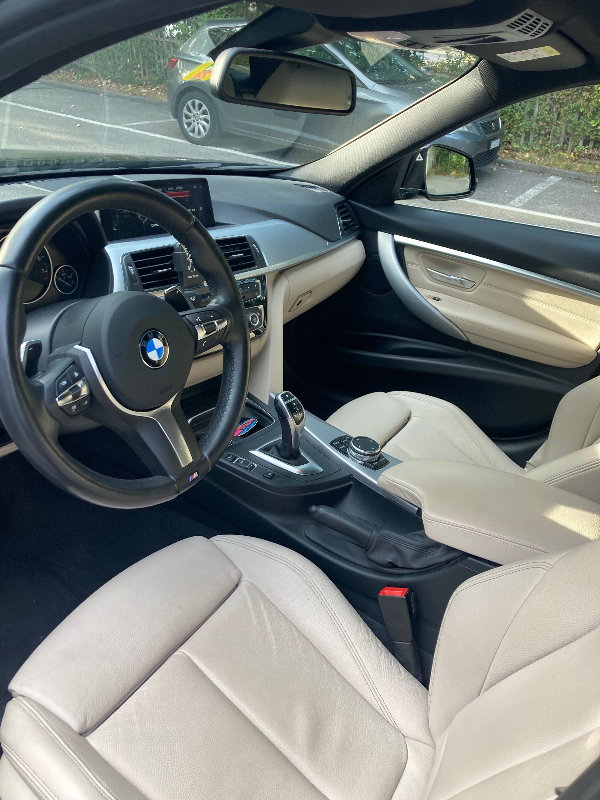 BMW 340i xDrive-image-5