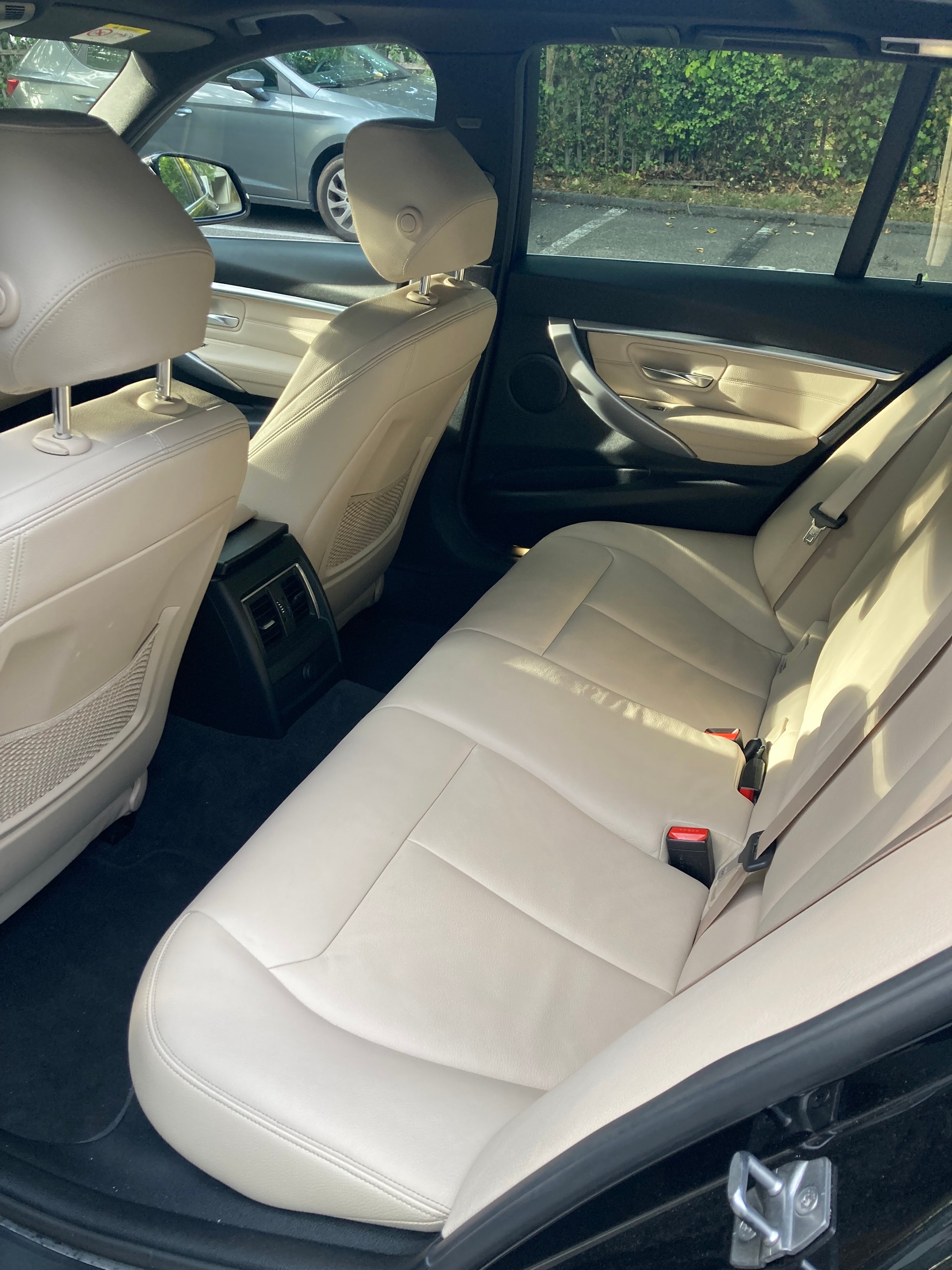 BMW 340i xDrive-image-6