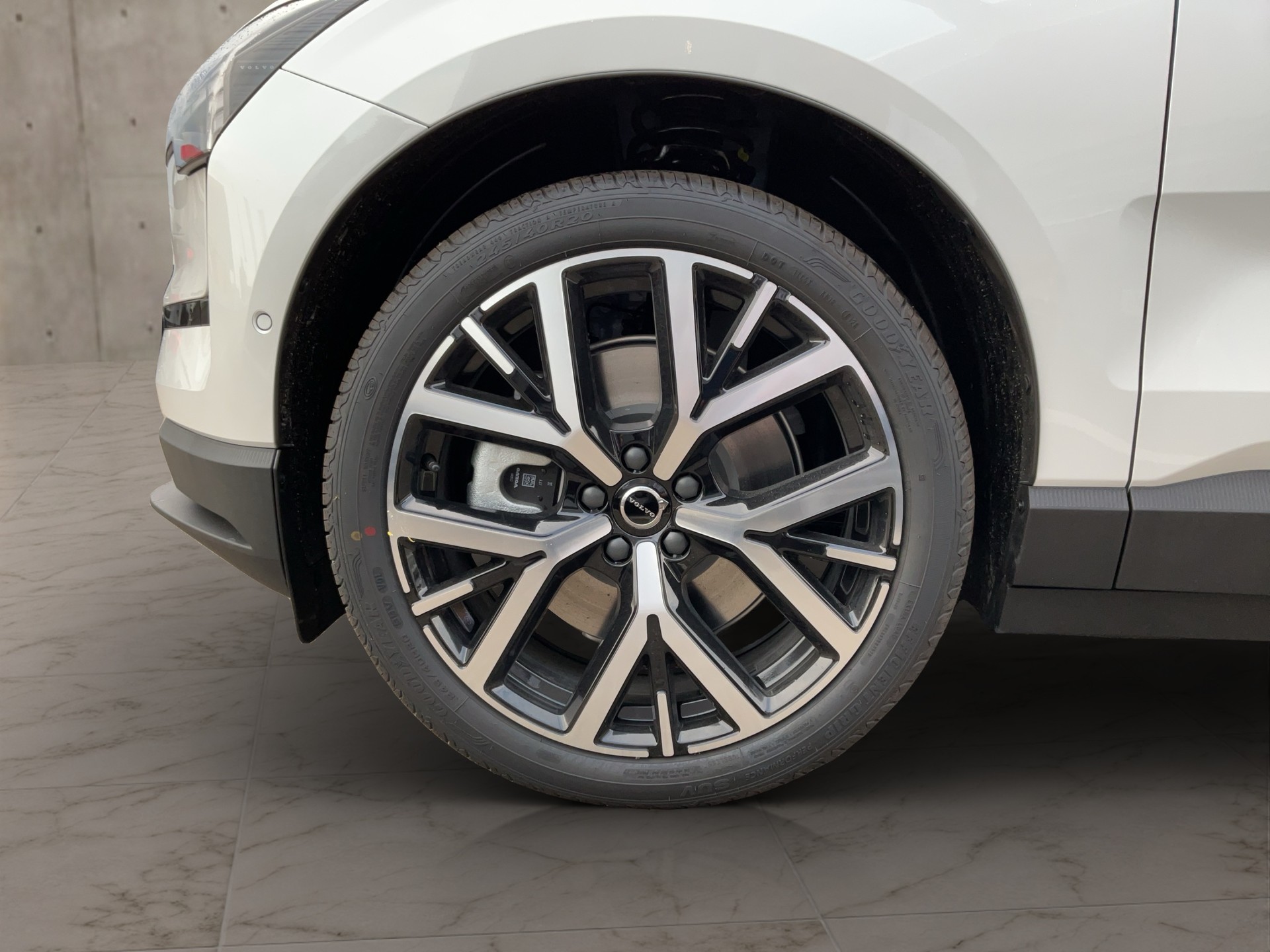 VOLVO EX30 E60 Twin Ultra Performance AWD-image-8