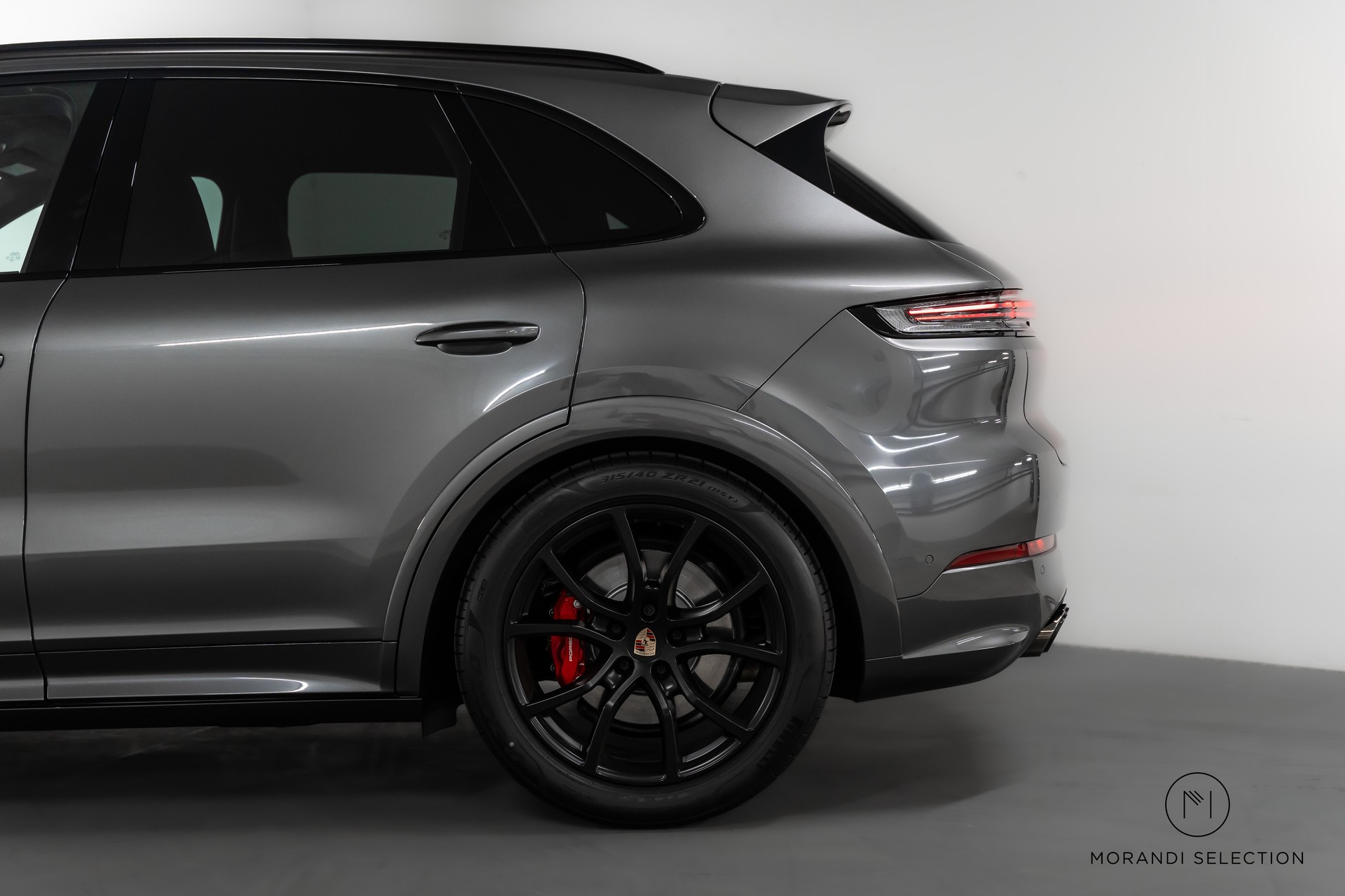 PORSCHE Cayenne 4.0 V8 GTS-image-6