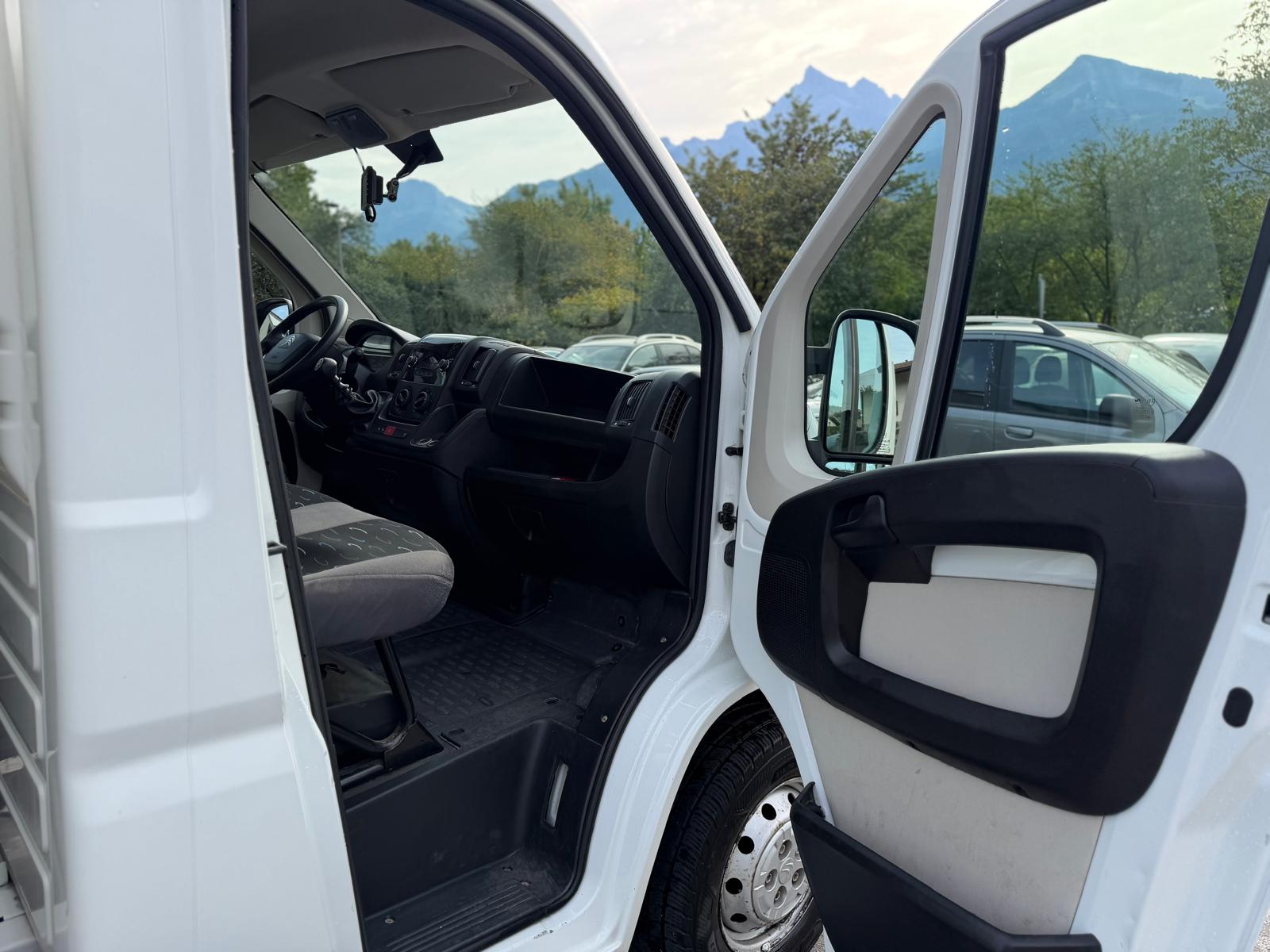 CITROEN Jumper 35 2.0 BlueHDi 130 Attraction L2-image-8