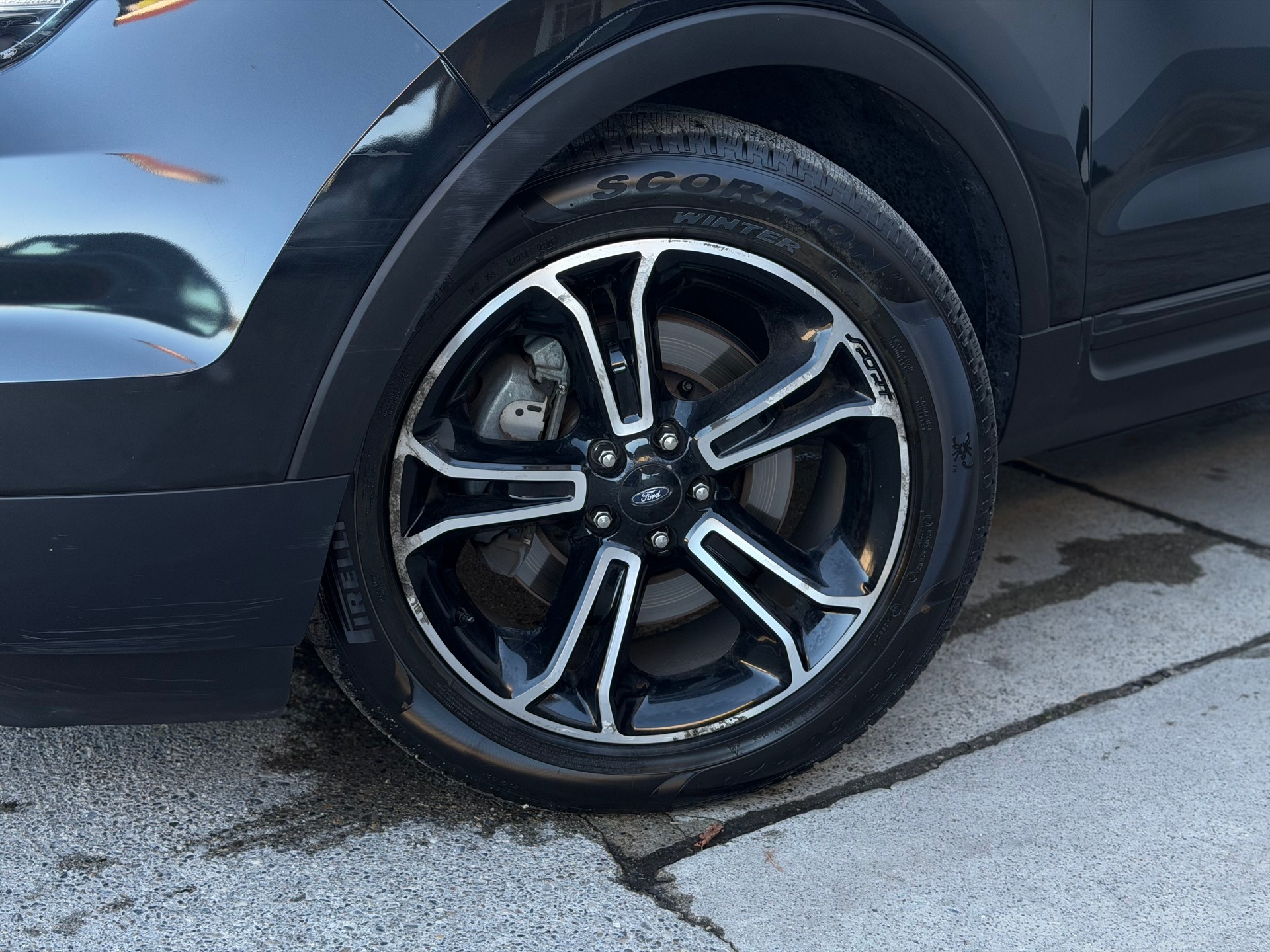 FORD Explorer Sport-image-7