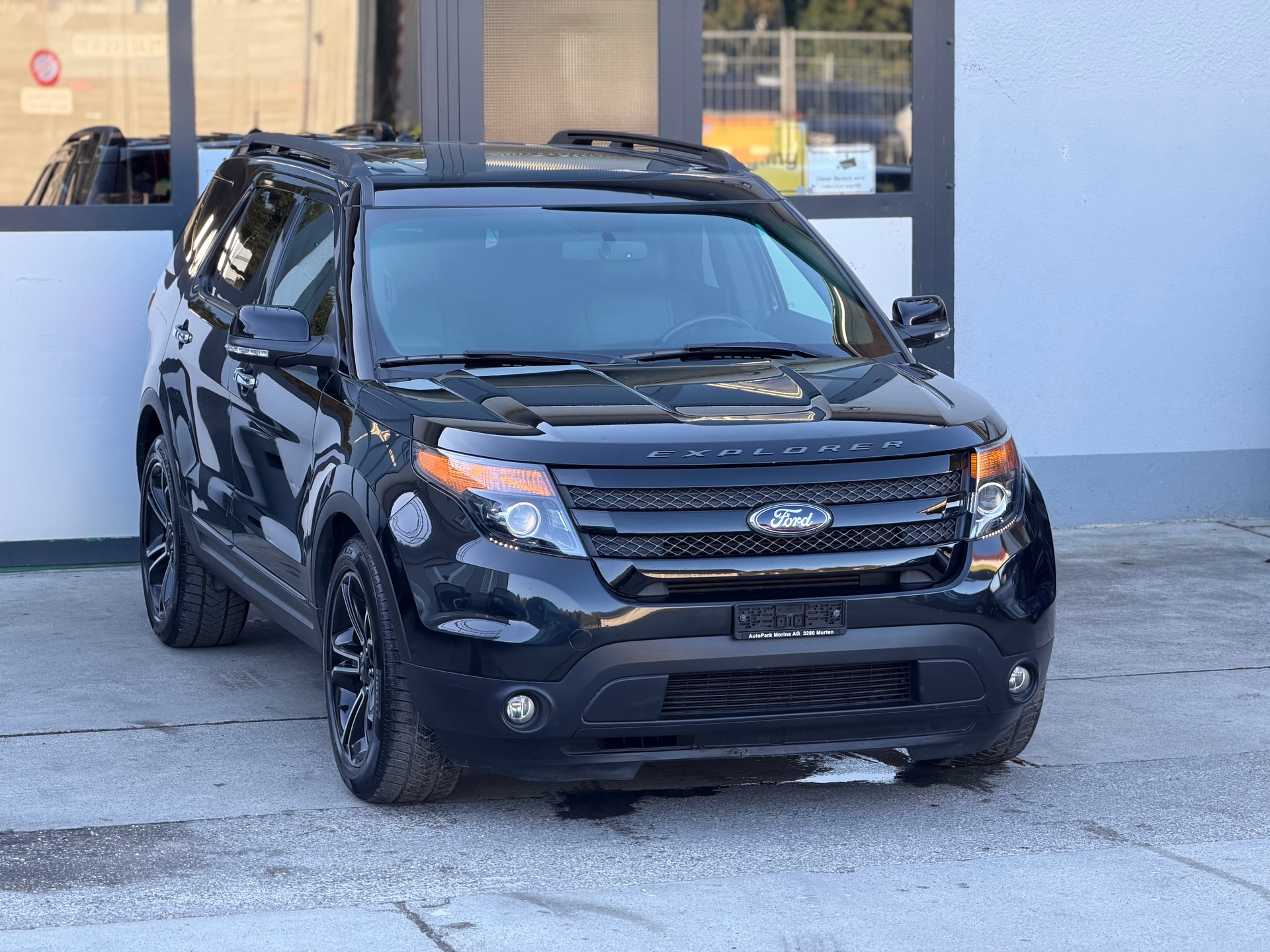 FORD Explorer Sport-image-3