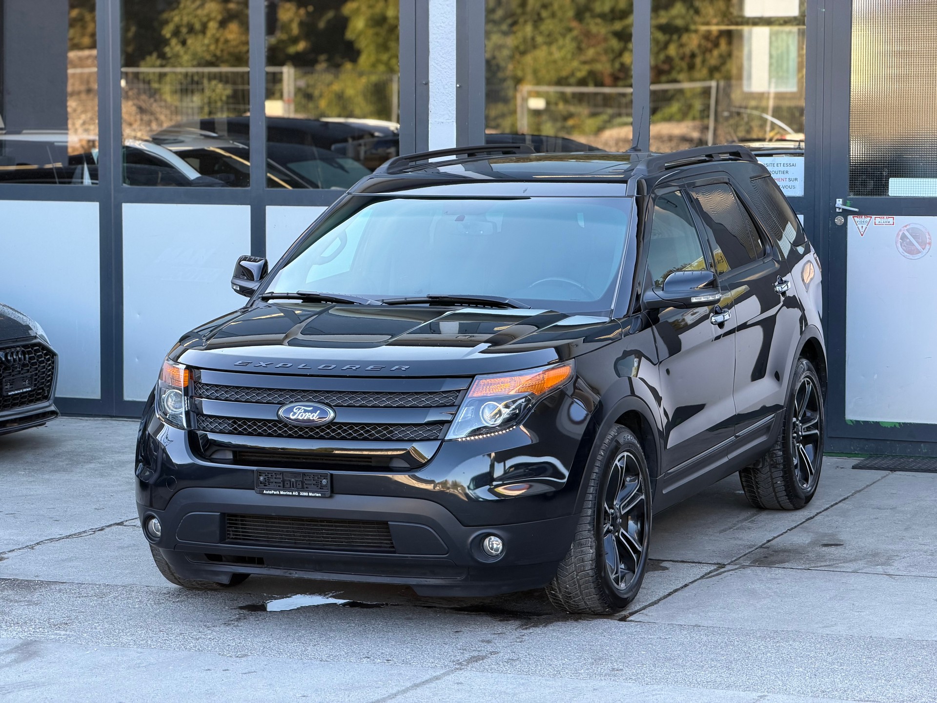 FORD Explorer Sport-image-1
