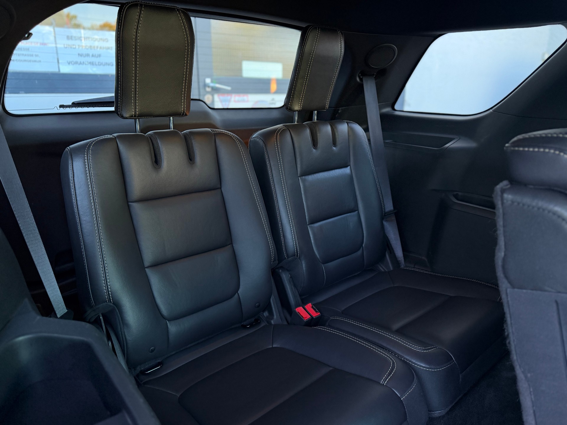 FORD Explorer Sport-image-12