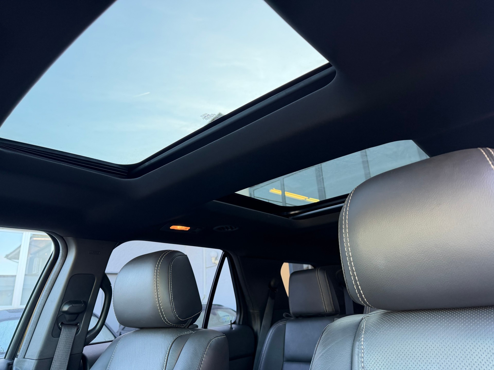 FORD Explorer Sport-image-19