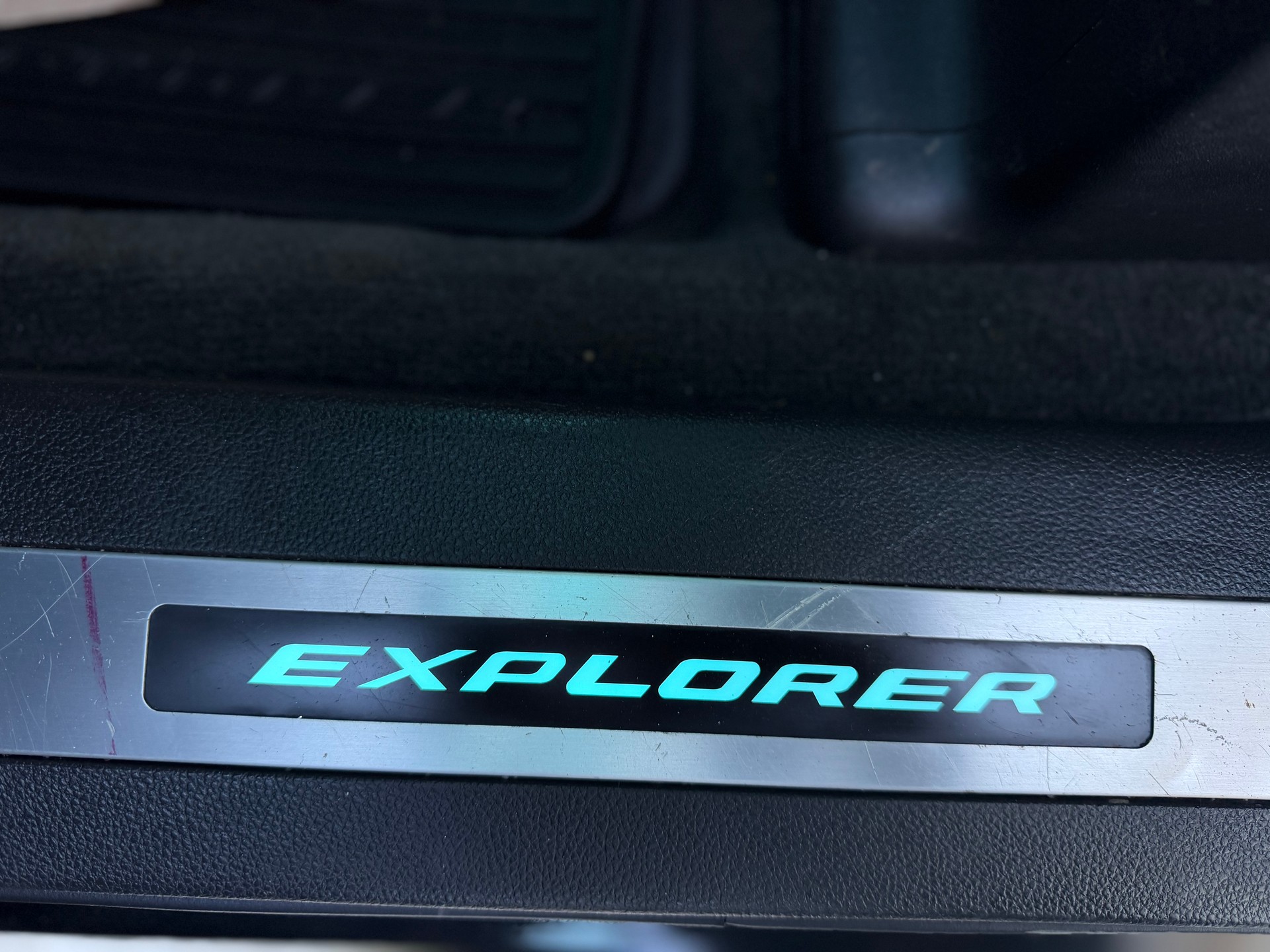 FORD Explorer Sport-image-22