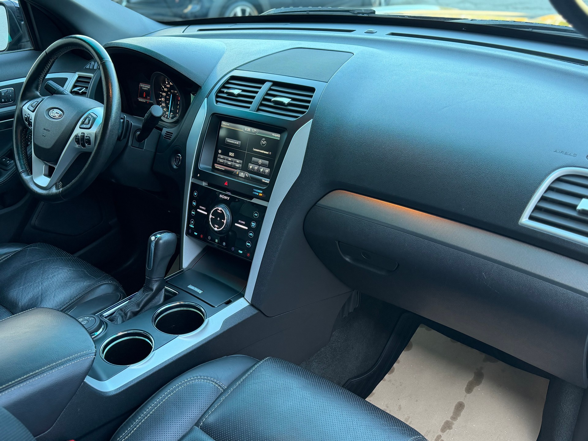 FORD Explorer Sport-image-15