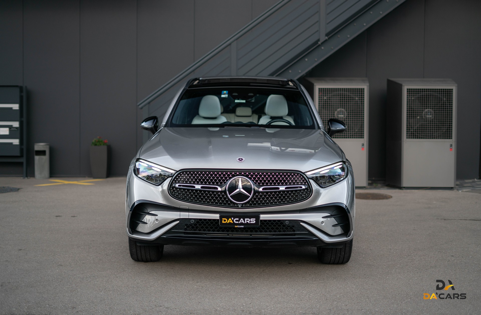 MERCEDES-BENZ GLC 300 e AMG Line 4Matic 9G-Tronic FULL-image-1